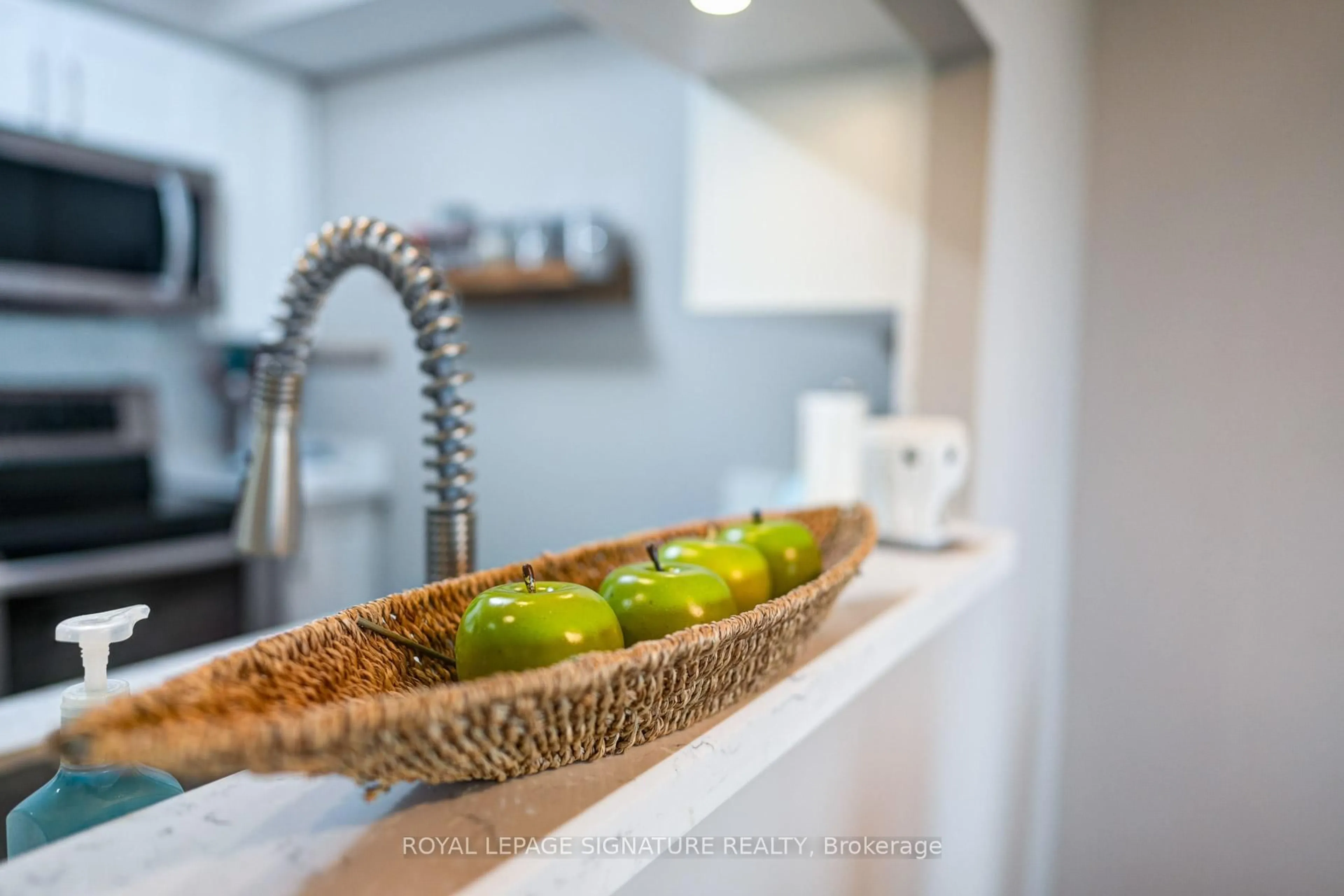 Open concept kitchen, ceramic/tile floor for 1200 The Esplanade #1001, Pickering Ontario L1V 6V3