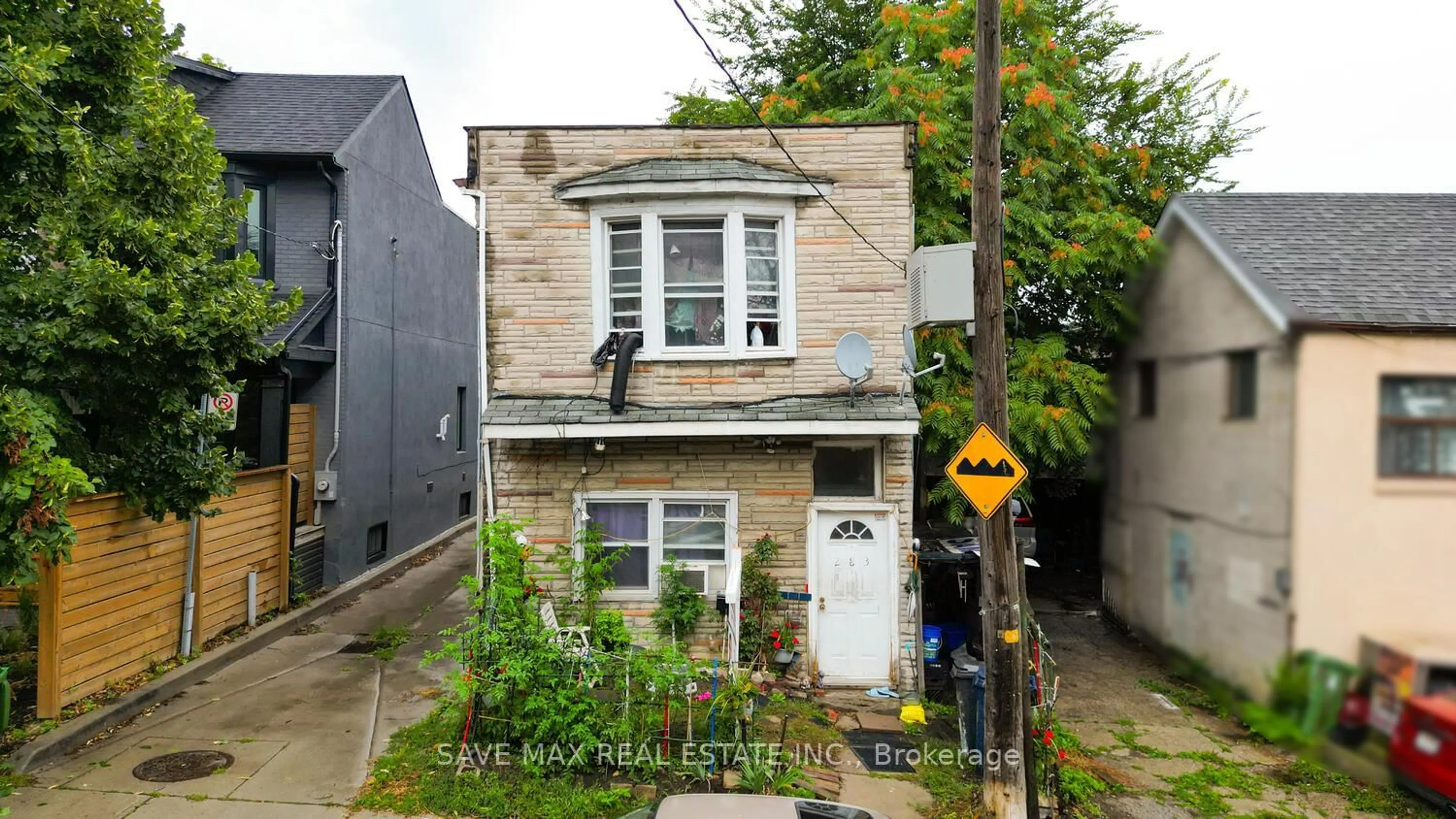 Unknown for 283 Rhodes Ave, Toronto Ontario M4L 3A4