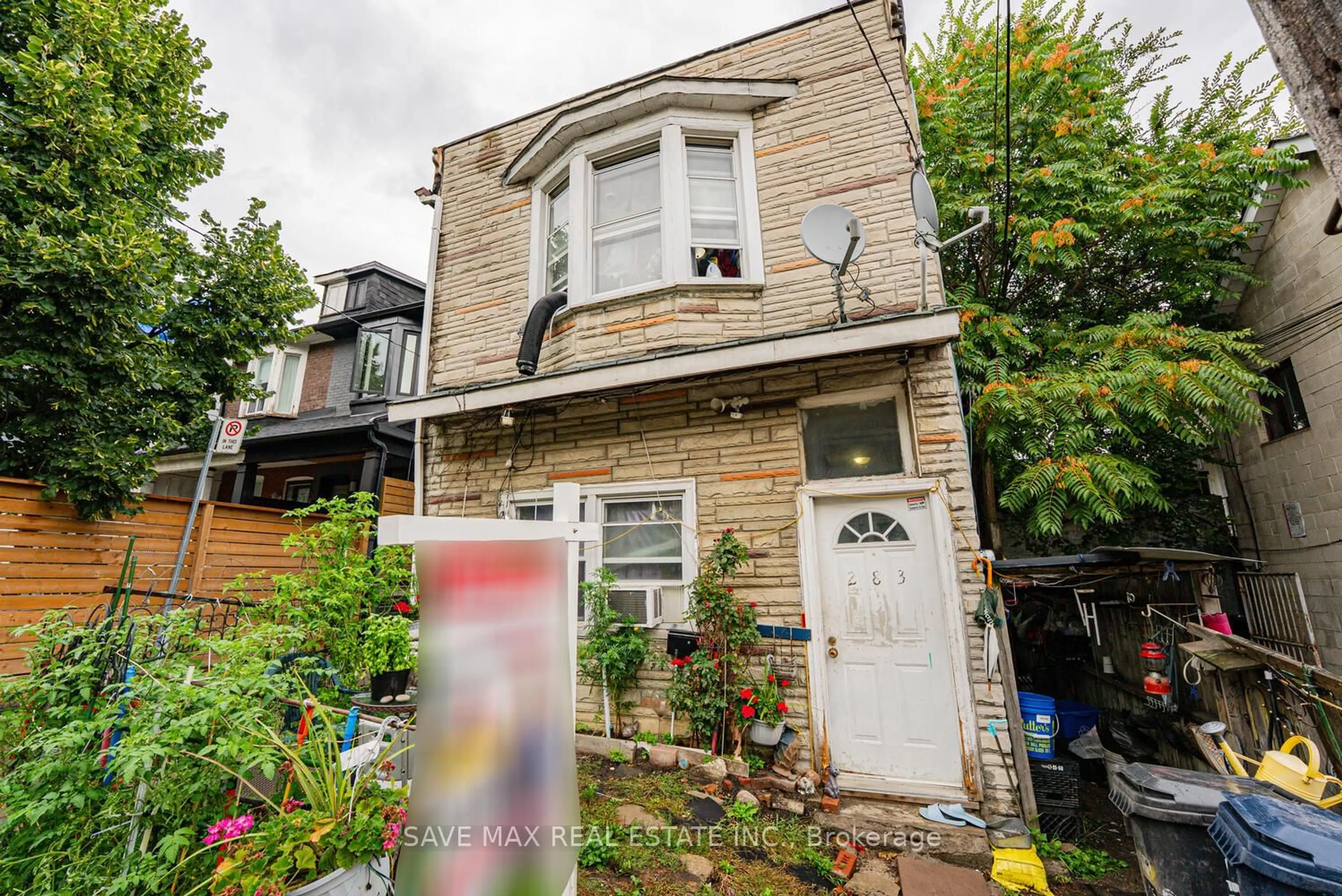 Unknown for 283 Rhodes Ave, Toronto Ontario M4L 3A4