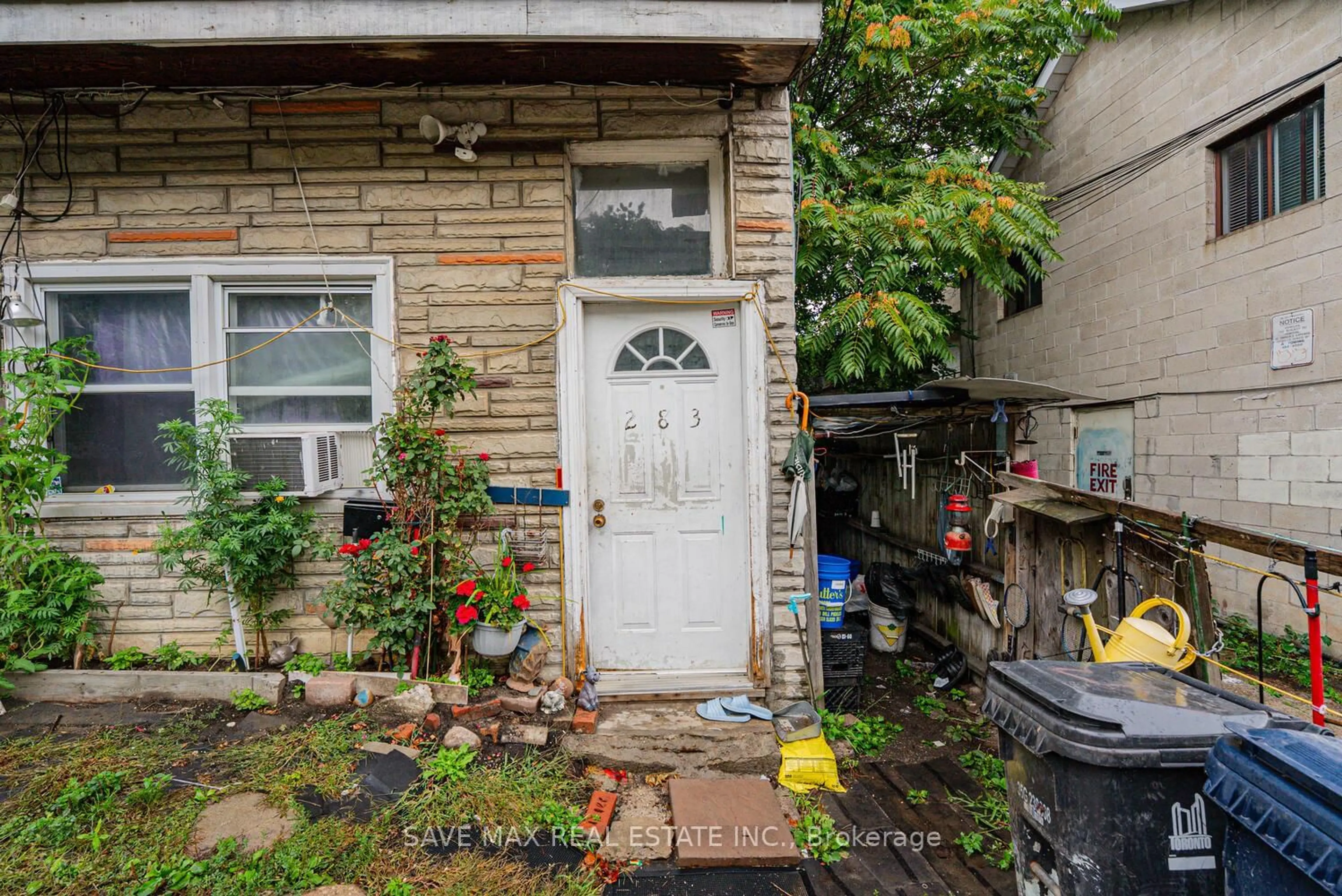 Unknown for 283 Rhodes Ave, Toronto Ontario M4L 3A4