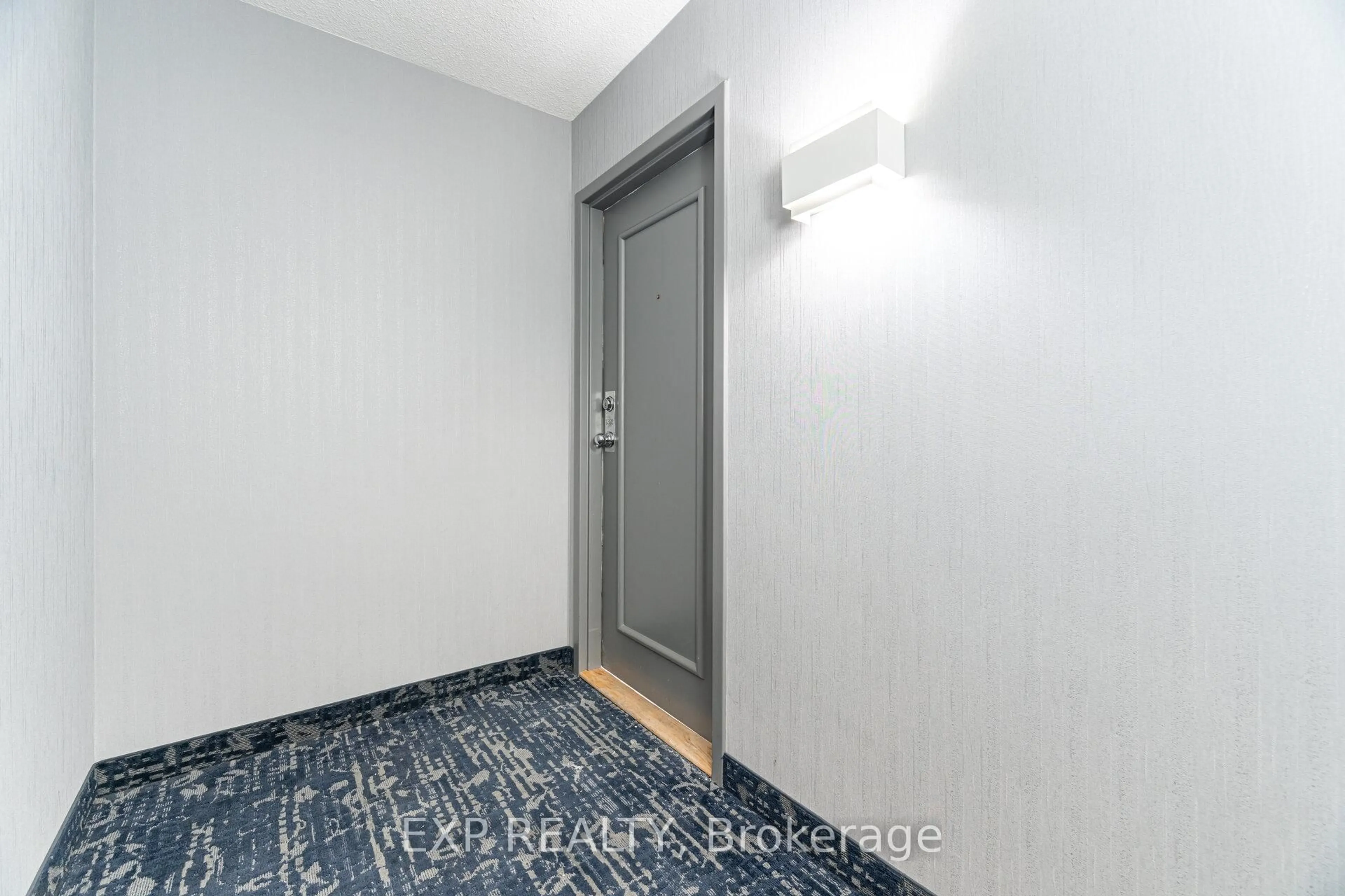 Indoor entryway for 2550 Lawrence Ave #1202, Toronto Ontario M1P 2R7