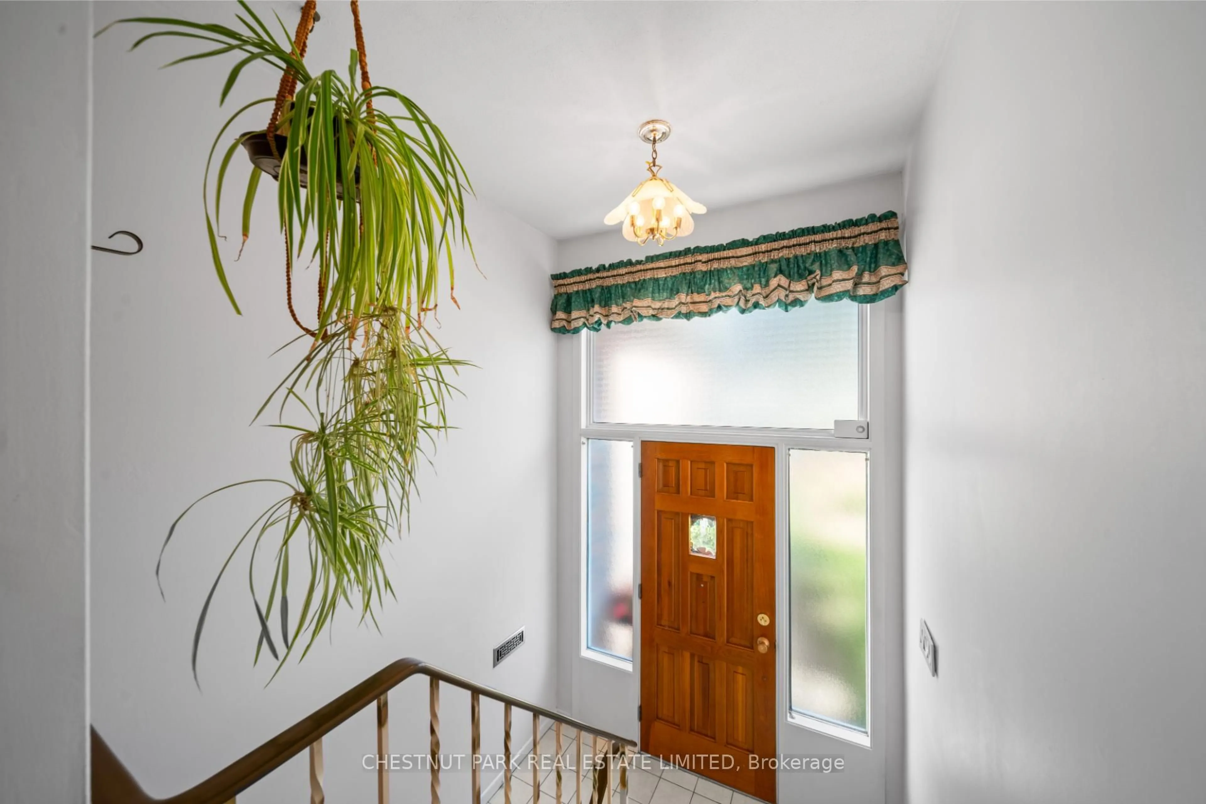 Indoor foyer for 14 Sealstone Terr, Toronto Ontario M1E 4J7