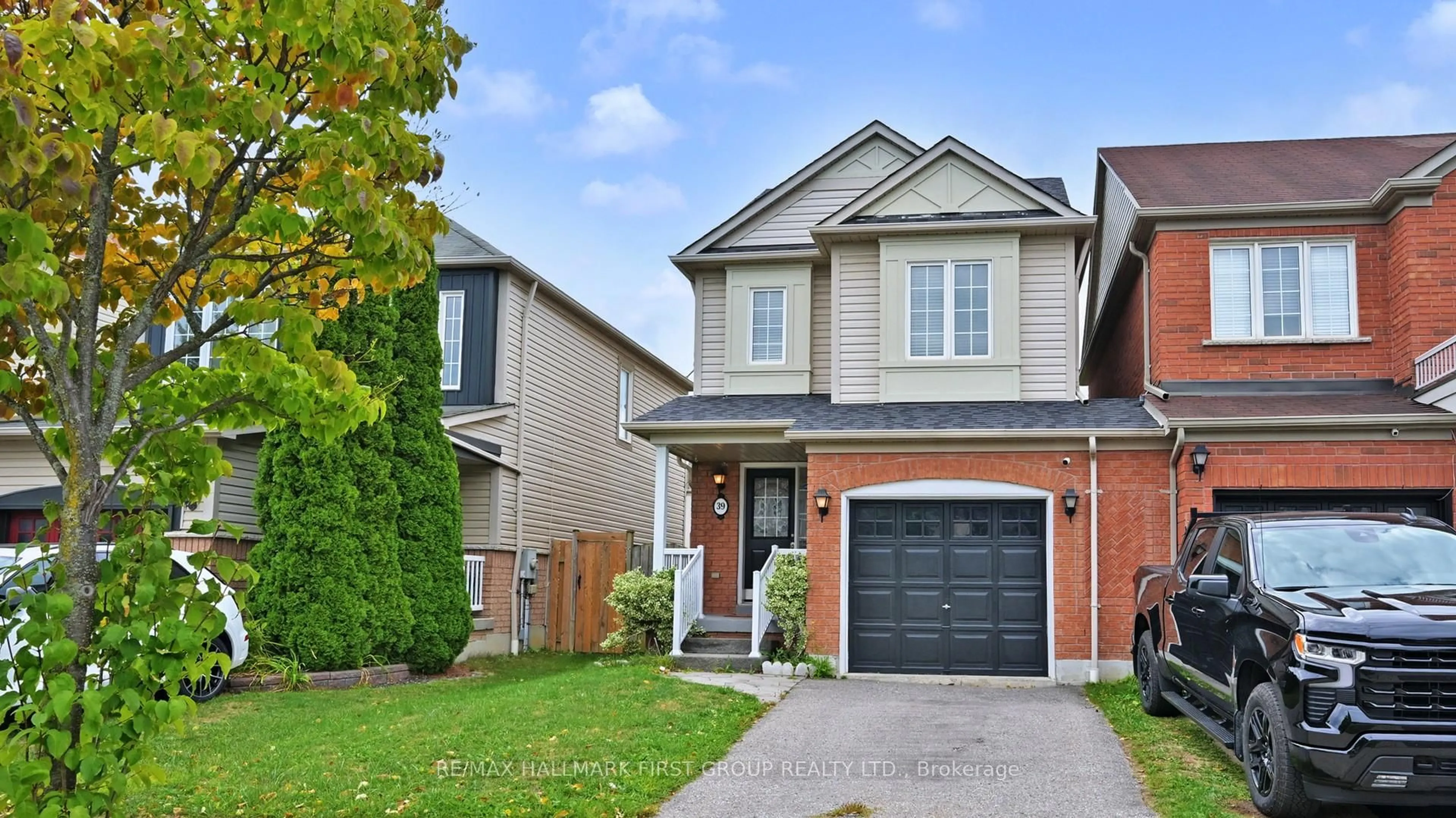 Home with brick exterior material, street for 39 ROBIDEAU Pl, Whitby Ontario L1R 3G6