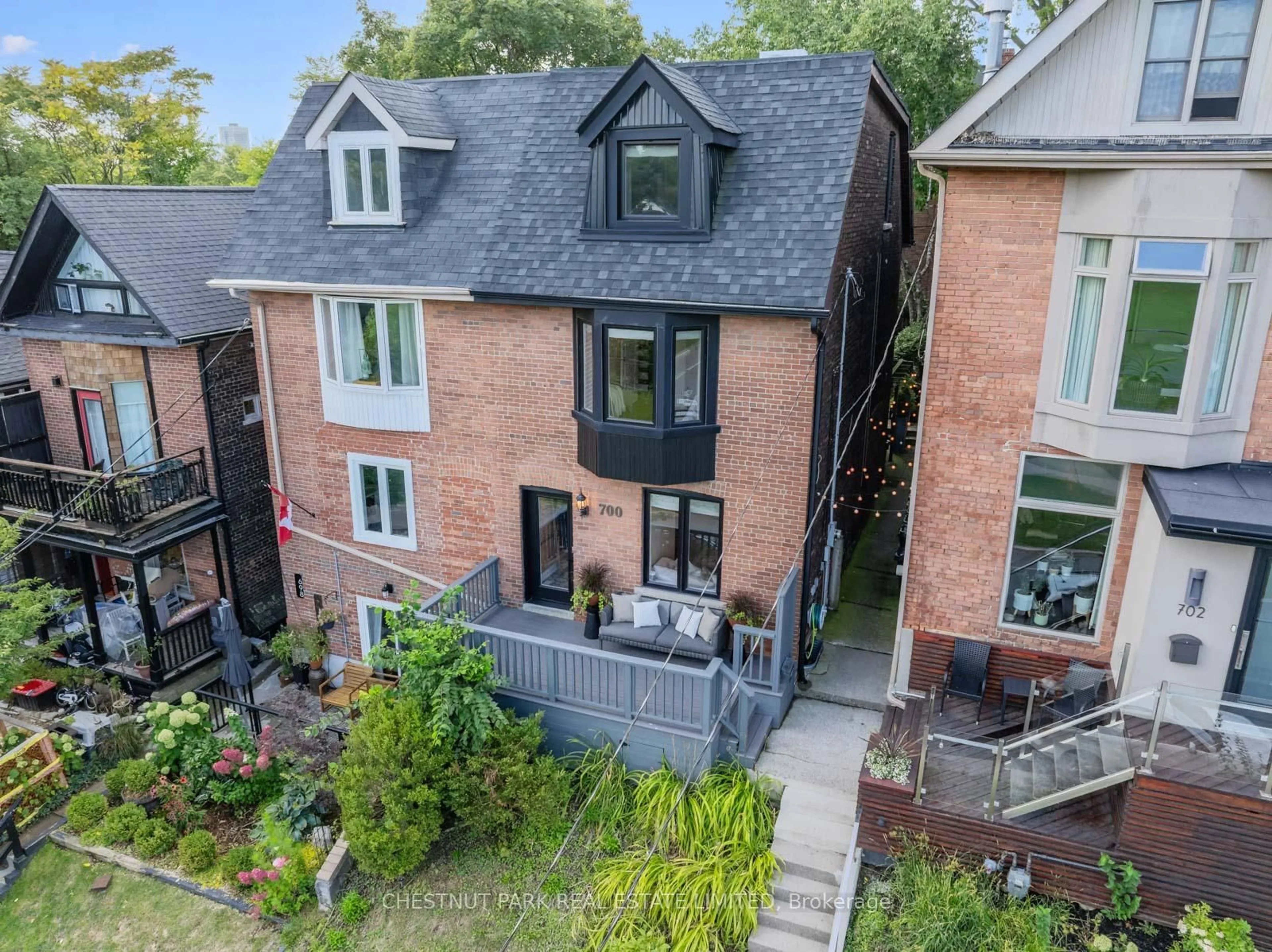 A pic from outside/outdoor area/front of a property/back of a property/a pic from drone, street for 700 Logan Ave, Toronto Ontario M4K 3C5