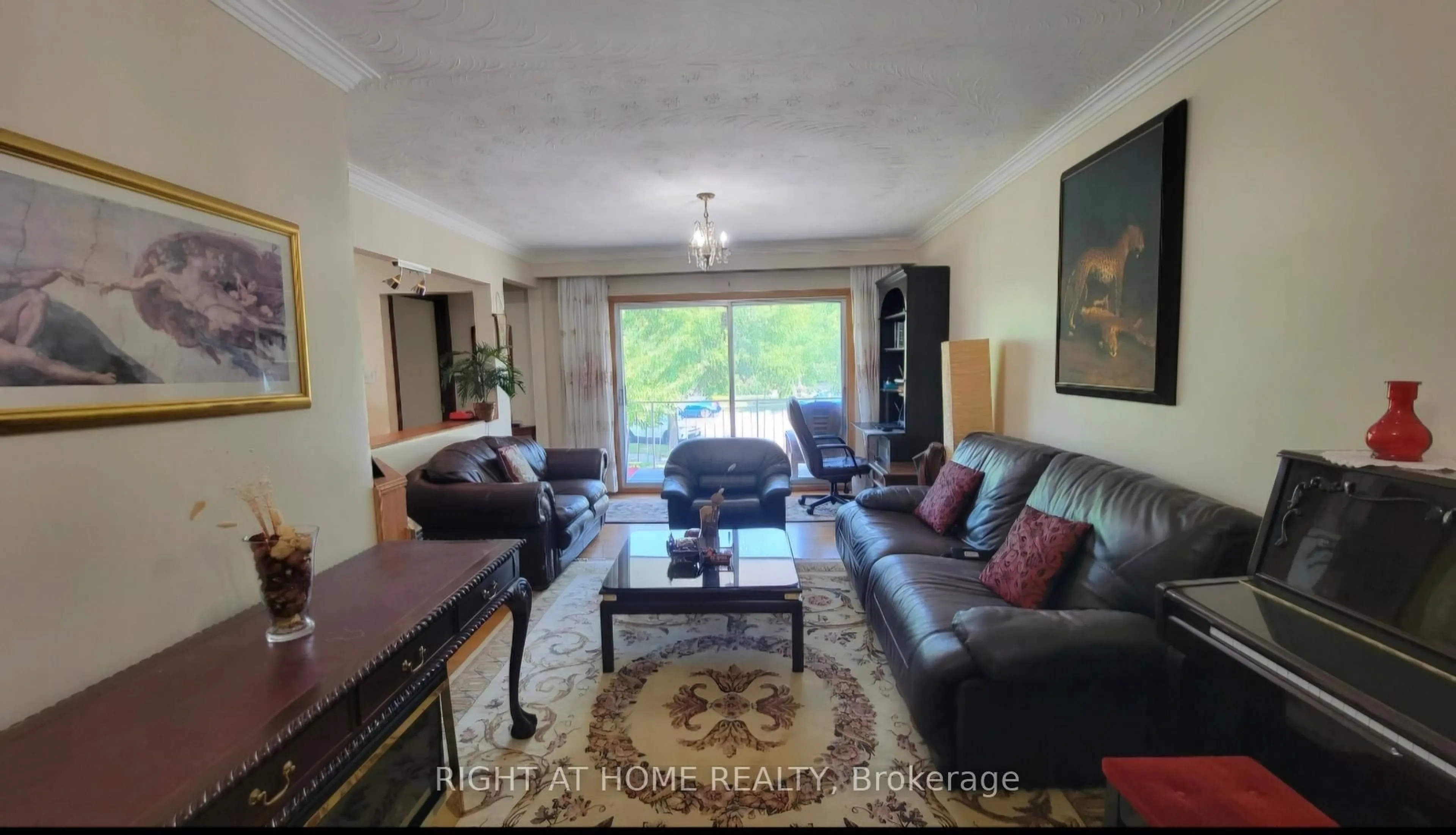 Living room with furniture, unknown for 12 Fairglen Ave, Toronto Ontario M1W 1G7