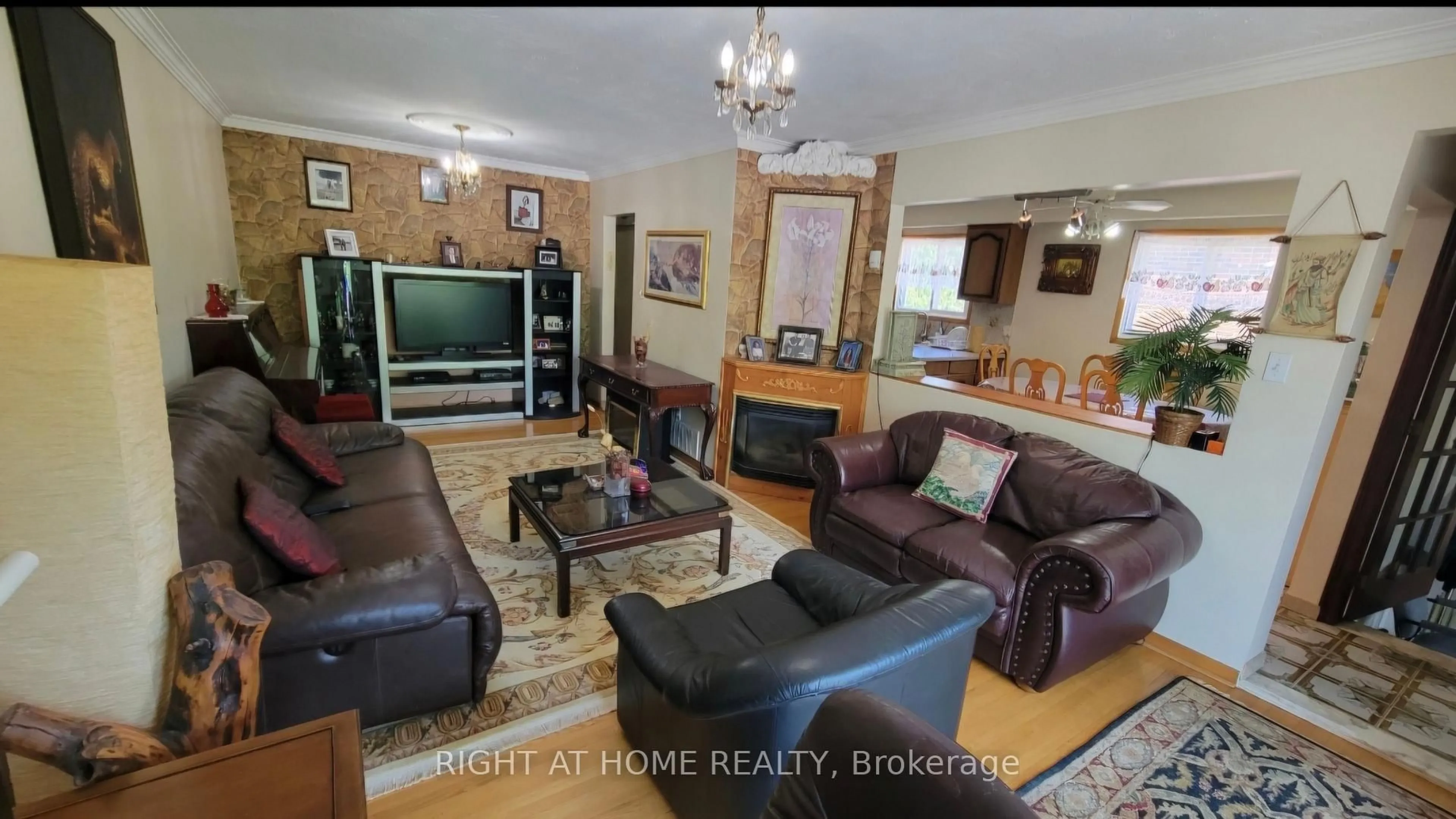 Living room with furniture, unknown for 12 Fairglen Ave, Toronto Ontario M1W 1G7