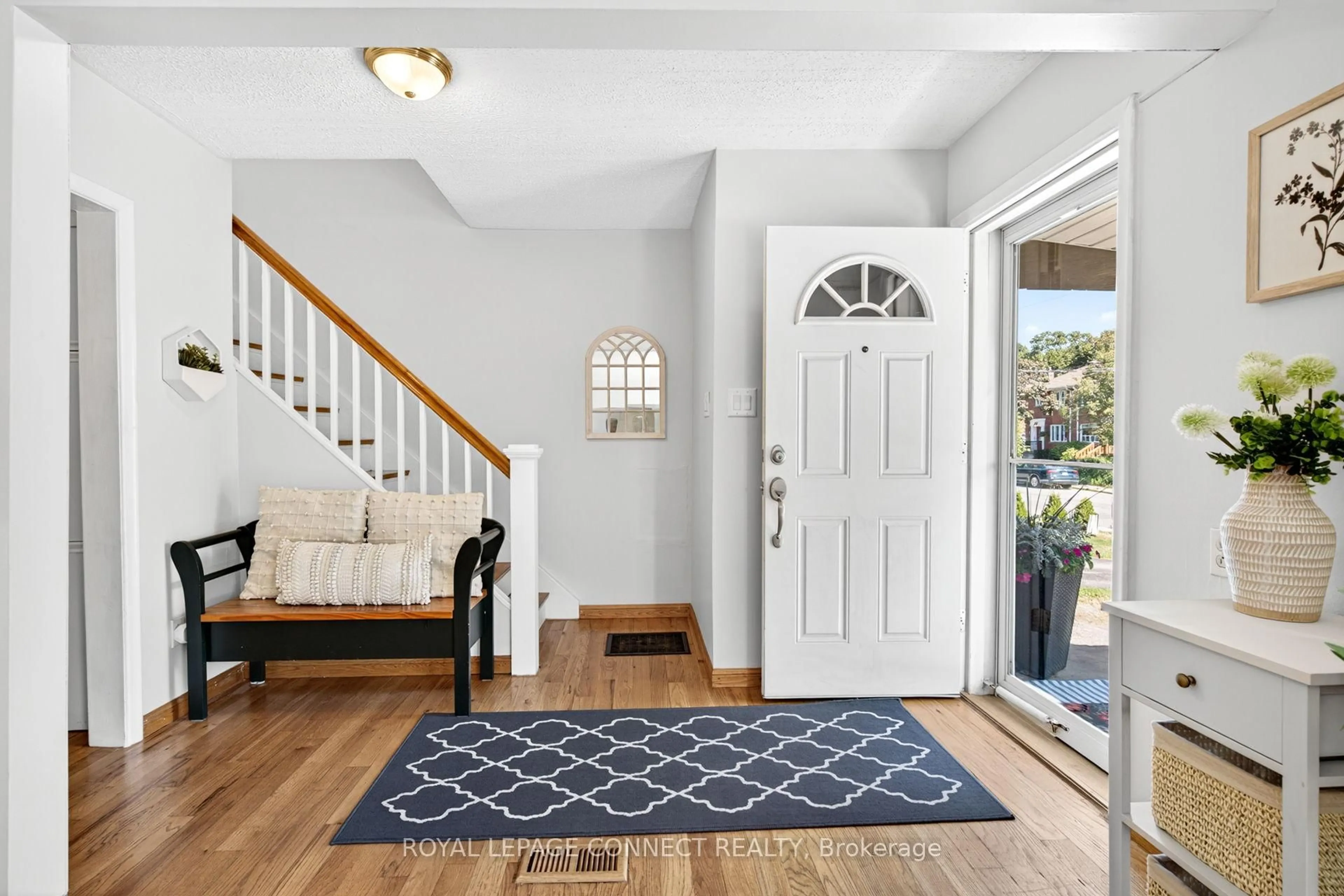 Indoor entryway for 110 Heale Ave, Toronto Ontario M1N 3Y1