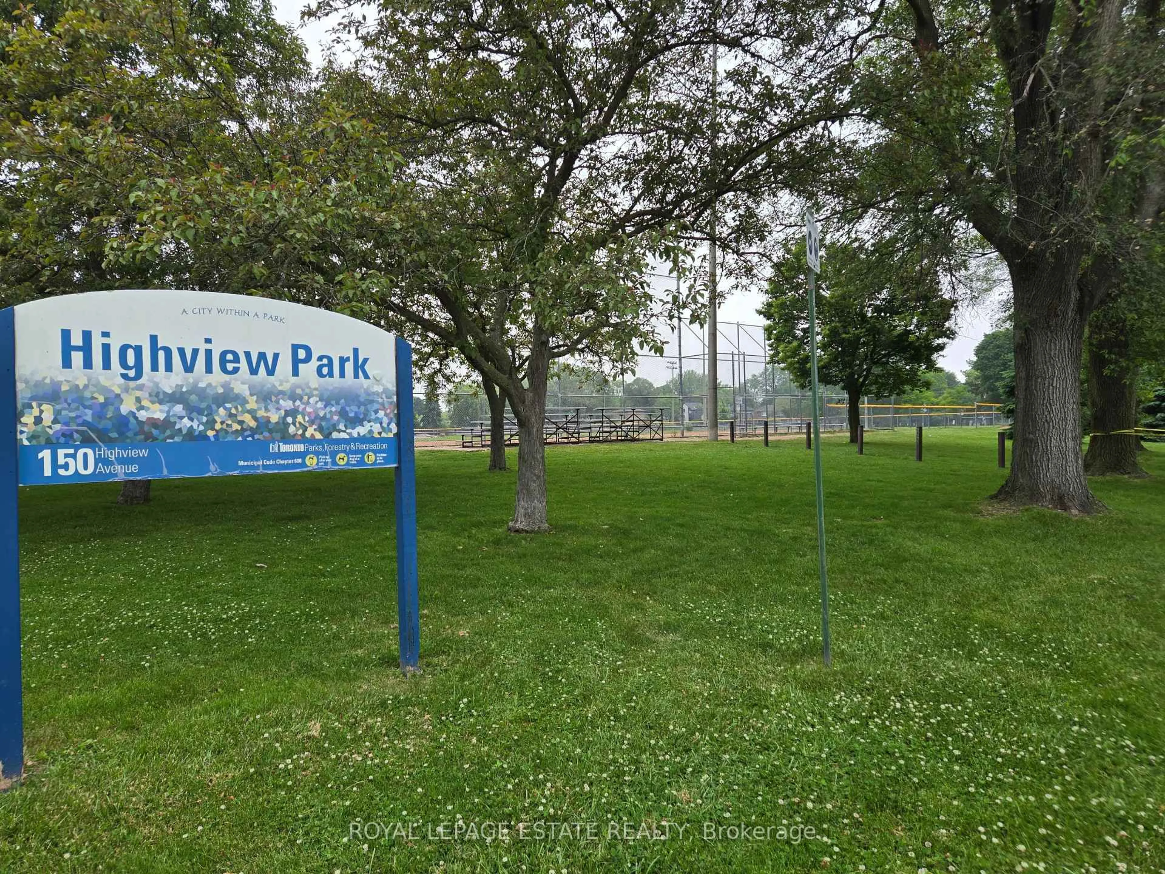 Blurry image for 224 Aylesworth Ave, Toronto Ontario M1N 2J6