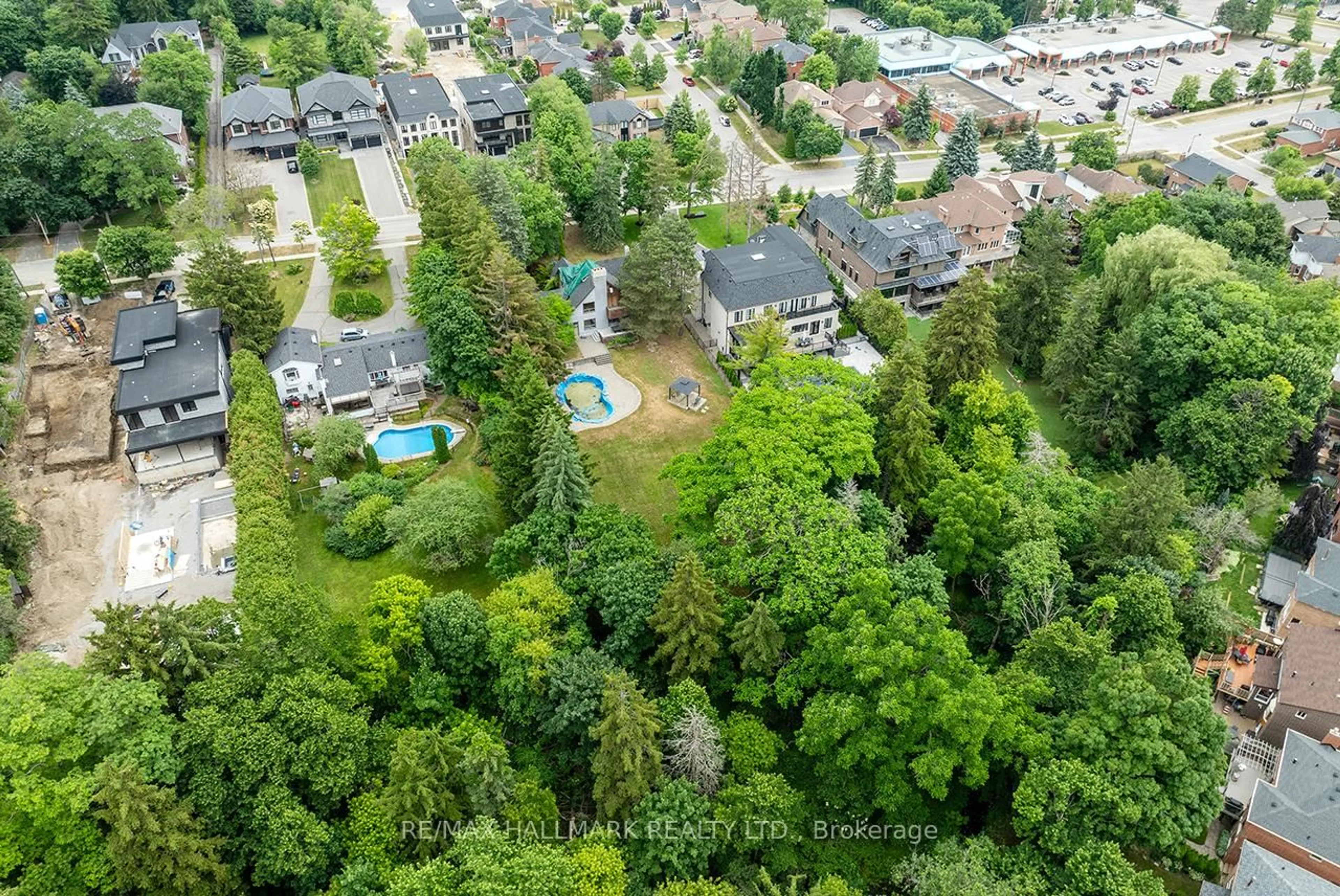 A pic from outside/outdoor area/front of a property/back of a property/a pic from drone, forest/trees view for 1382 Rougemount Dr, Pickering Ontario L1V 1N1