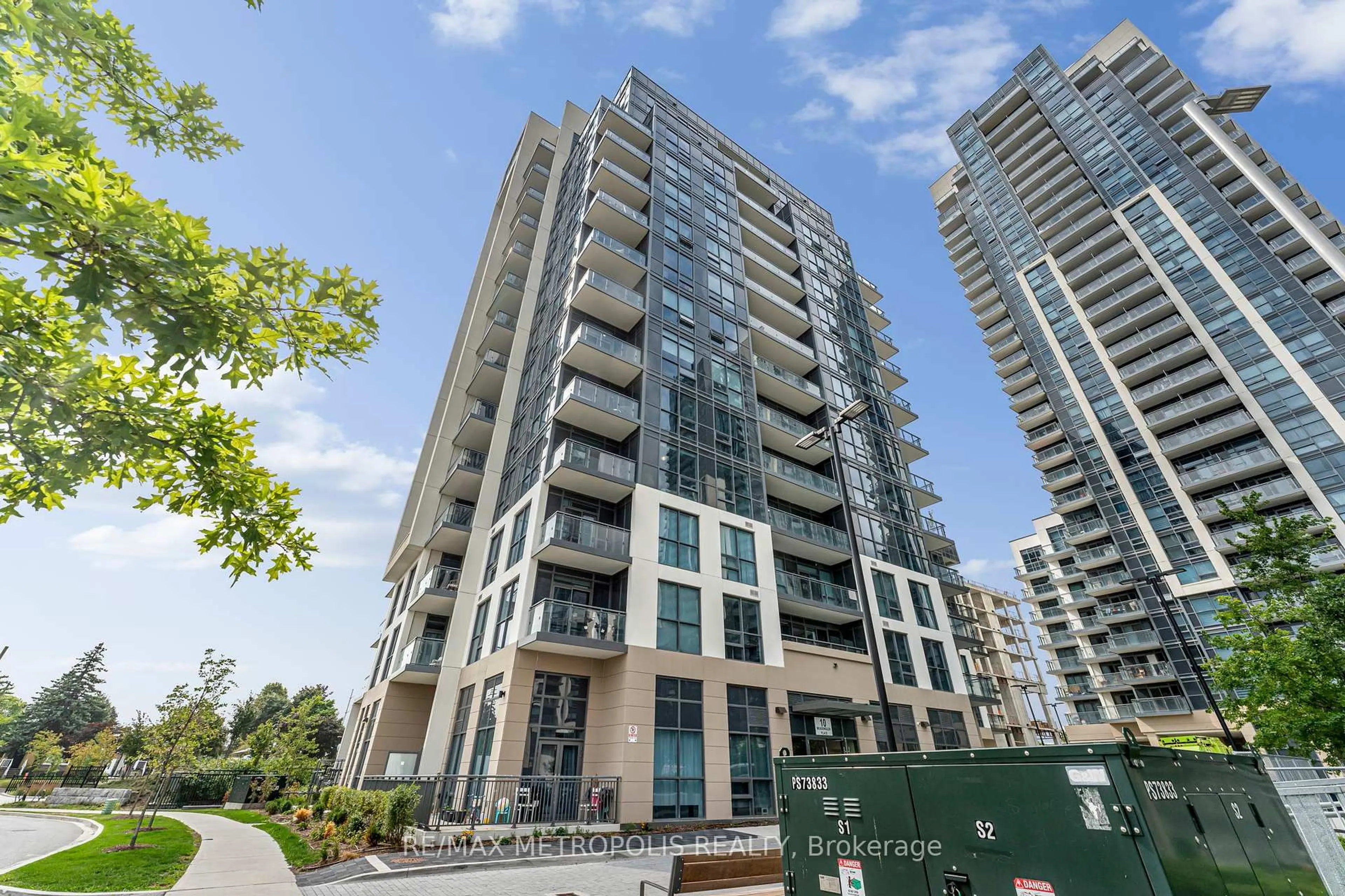 Patio, unknown for 10 Meadowglen Pl #403, Toronto Ontario M1G 0A8