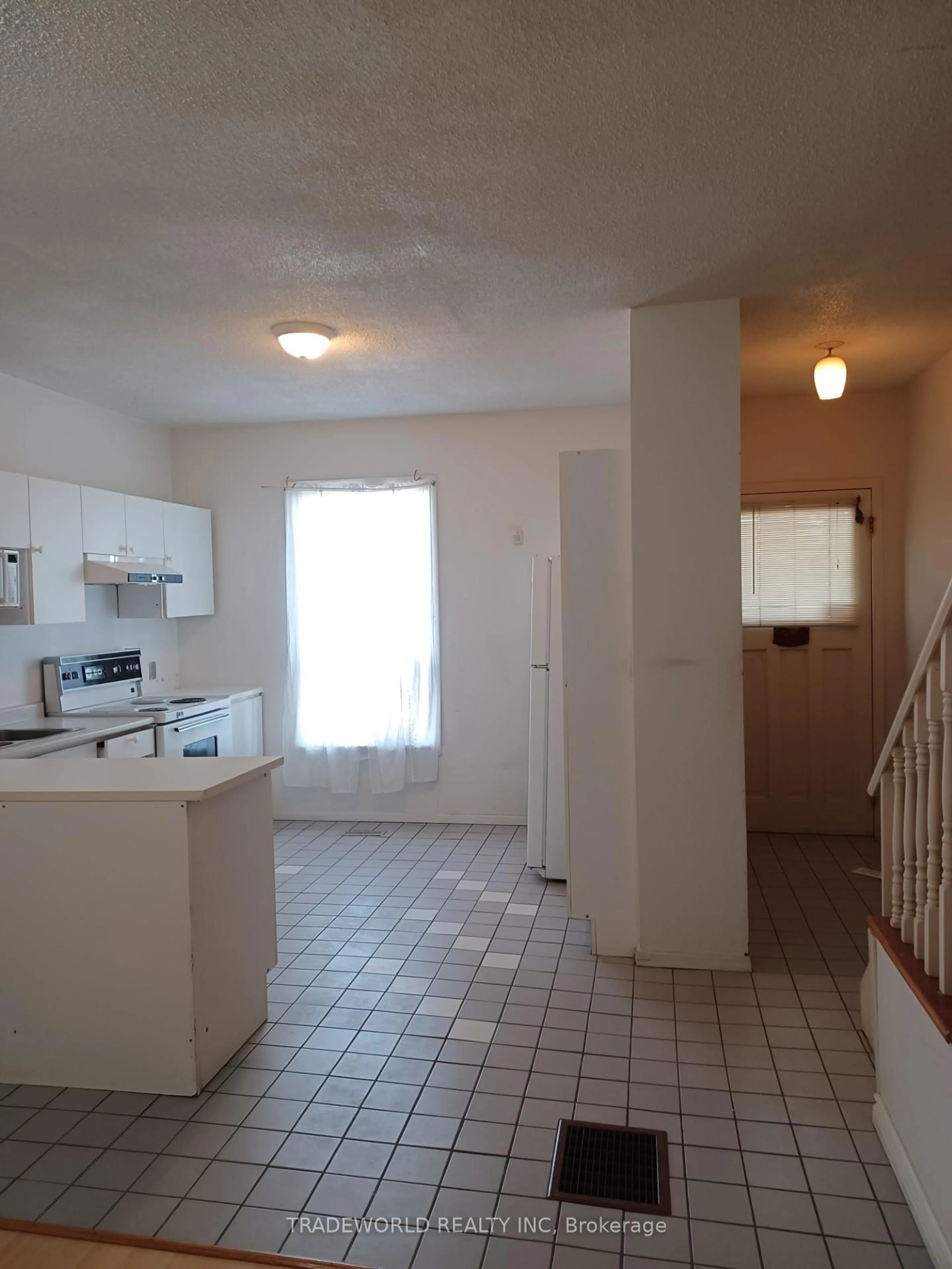 Unknown for 288 Jones Ave, Toronto Ontario M4M 3A6