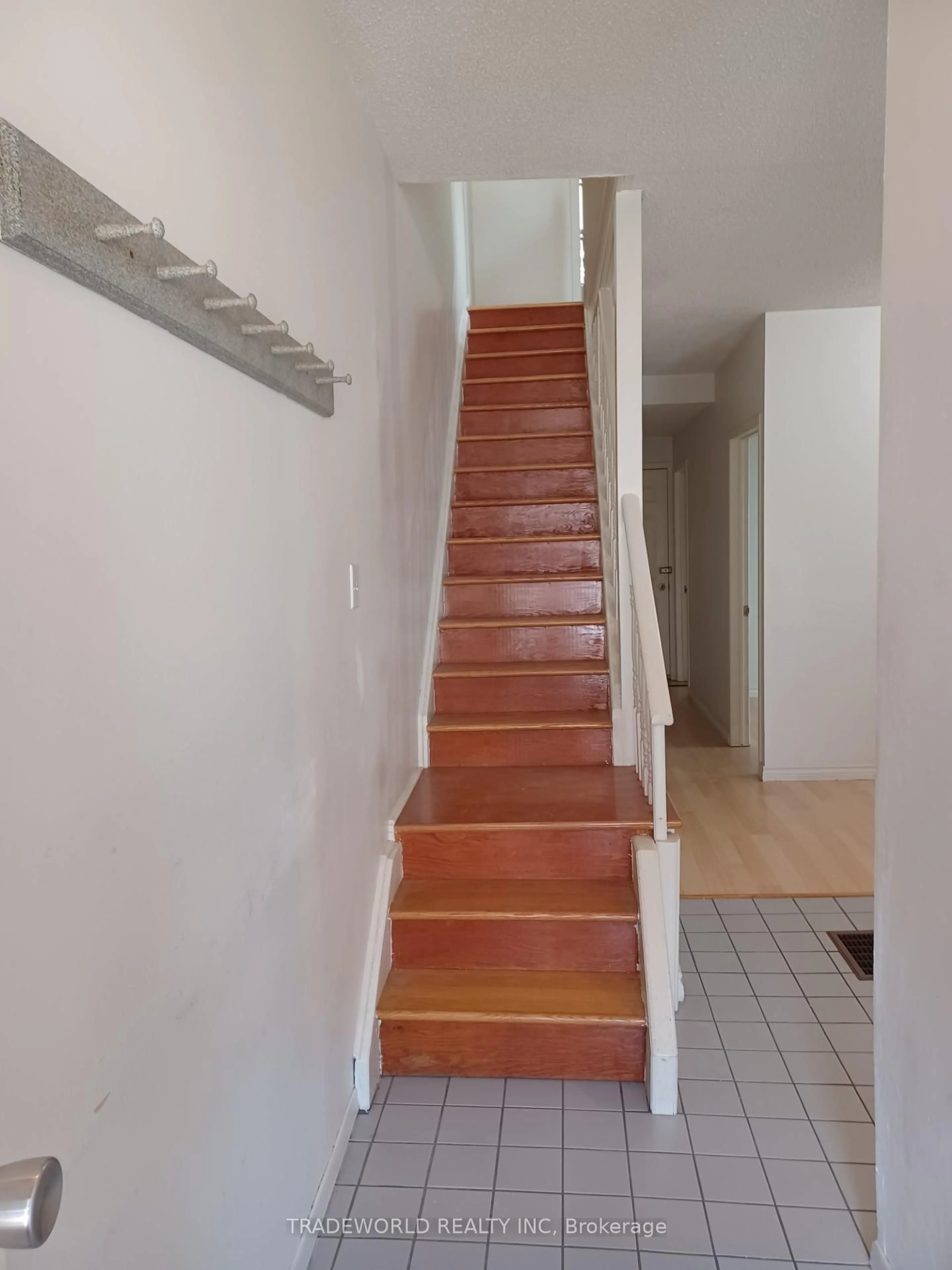 Stairs for 288 Jones Ave, Toronto Ontario M4M 3A6