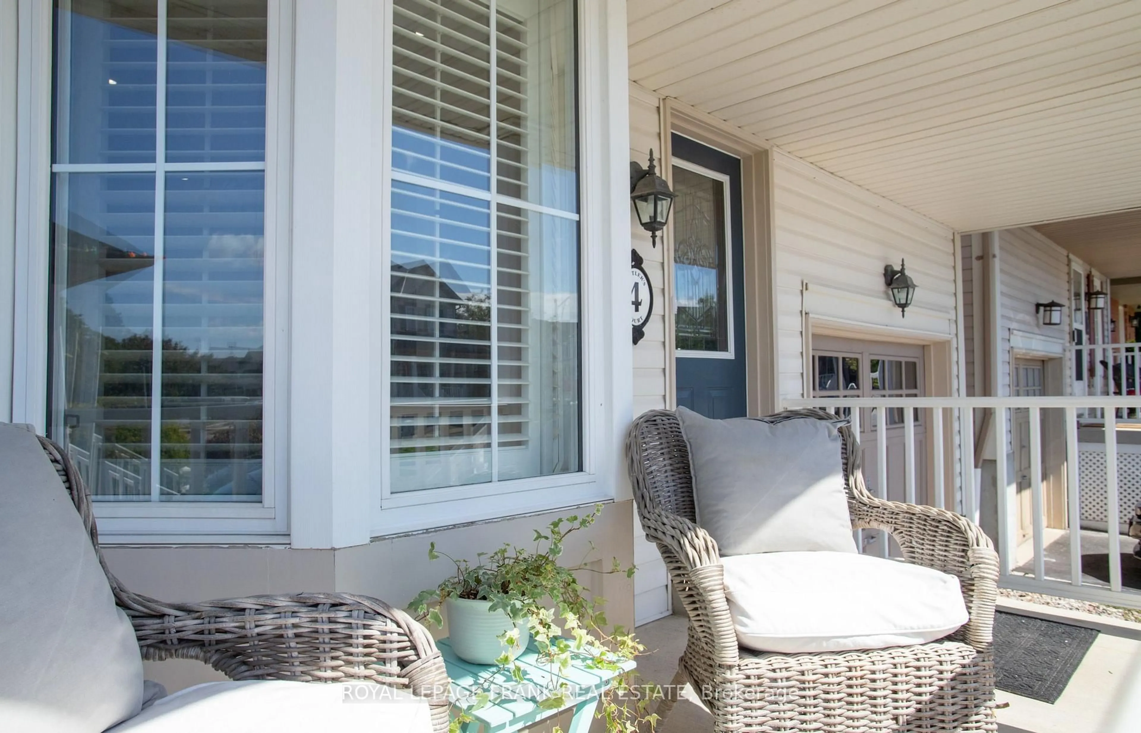 Patio, water/lake/river/ocean view for 4 Settlers Crt, Whitby Ontario L1M 2L4