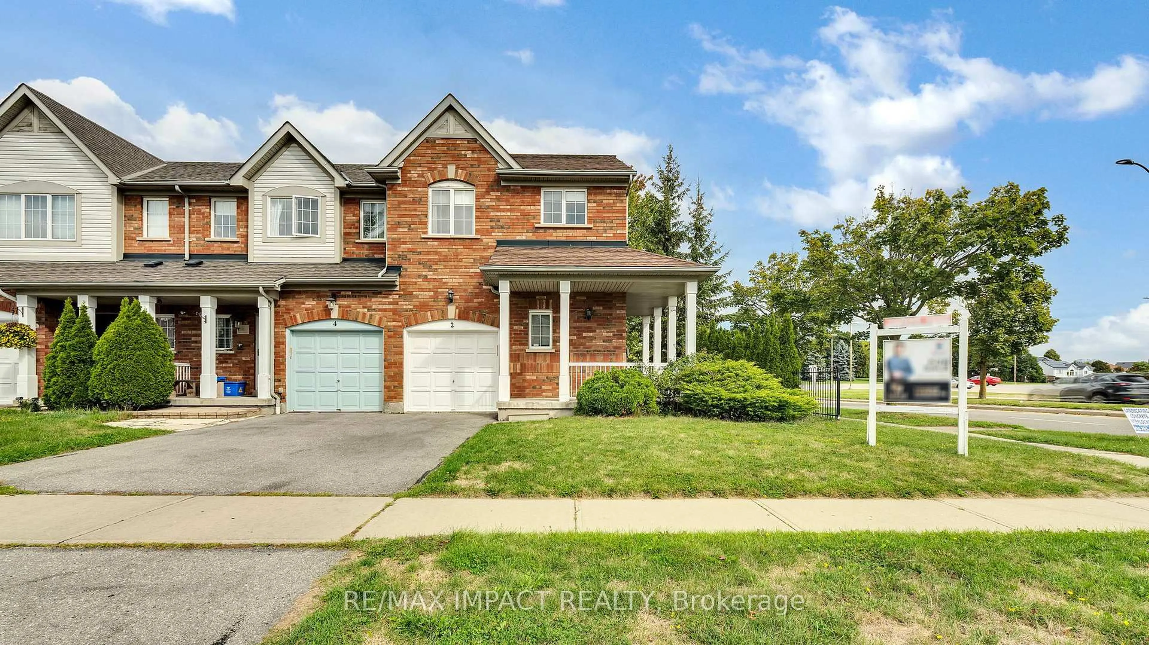Home with brick exterior material, street for 2 Plantation Crt, Whitby Ontario L1P 1R2