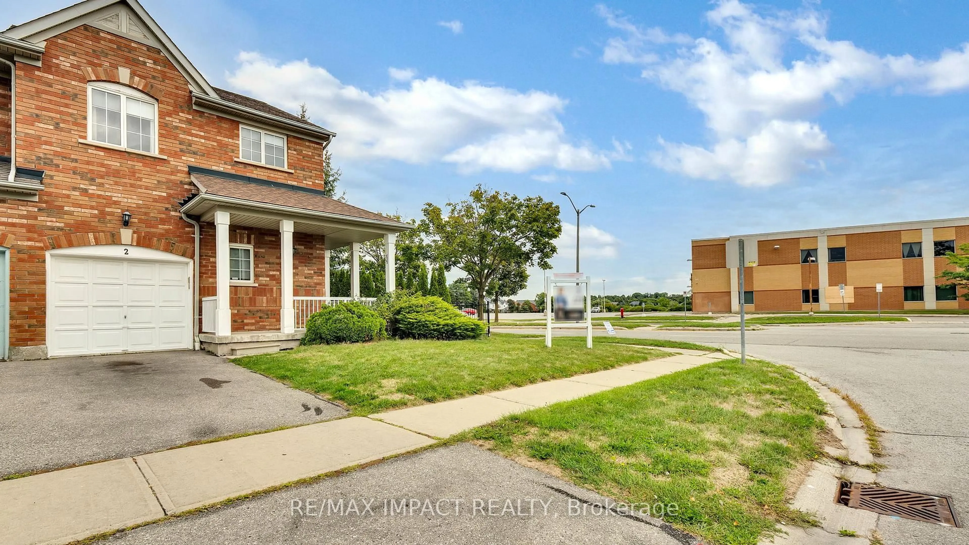 Unknown for 2 Plantation Crt, Whitby Ontario L1P 1R2