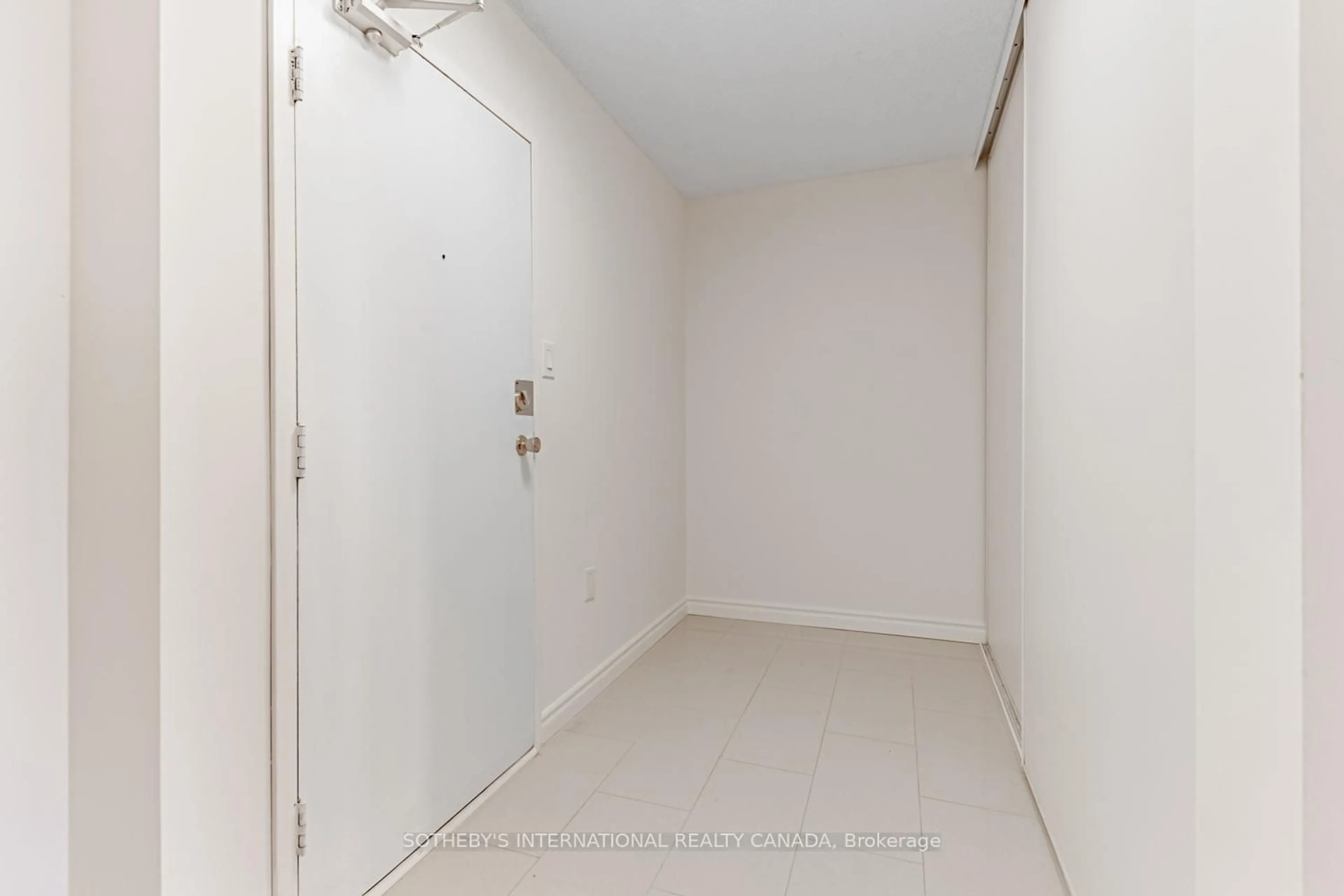 A pic of a room for 3151 Bridletowne Circ #1104, Toronto Ontario M1W 2T1