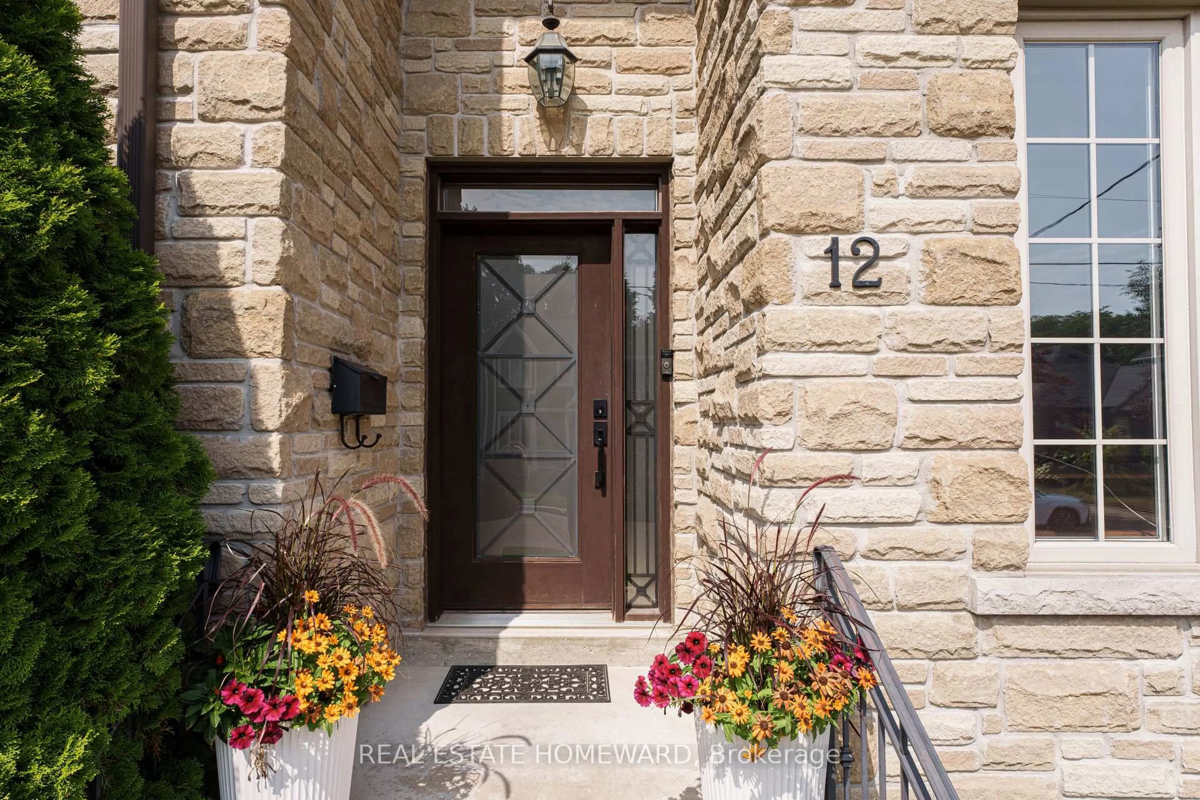 Indoor entryway for 12 Anndale Rd, Toronto Ontario M1N 1C5