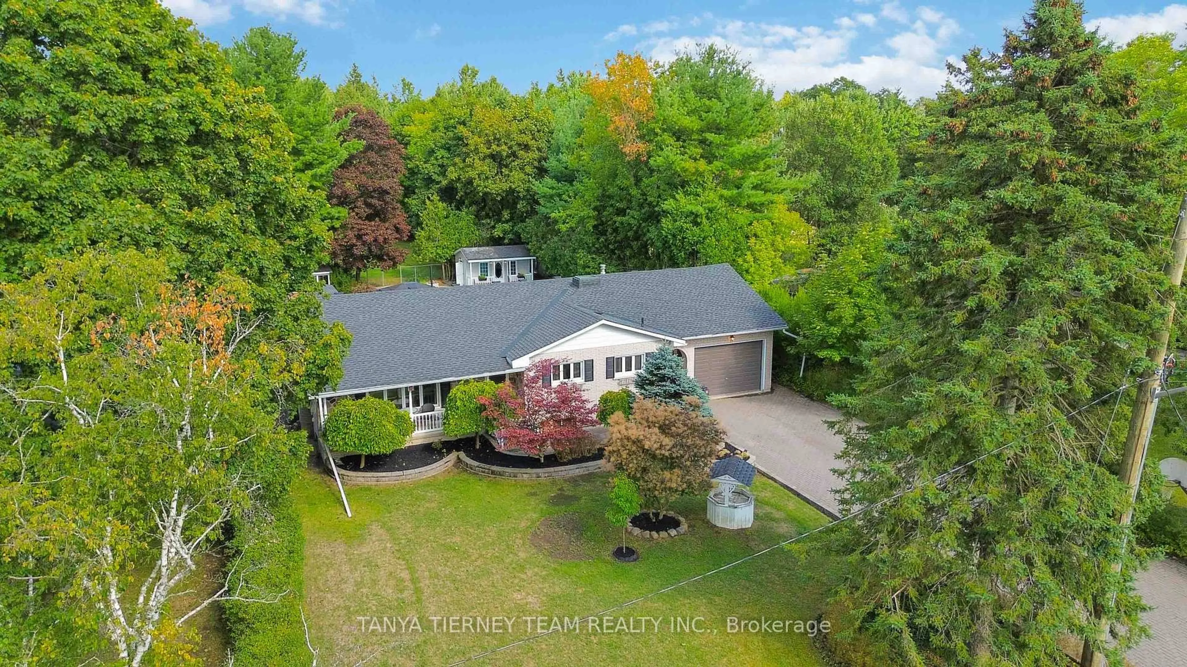 A pic from outside/outdoor area/front of a property/back of a property/a pic from drone, street for 57 Ward St, Whitby Ontario L1M 1G9