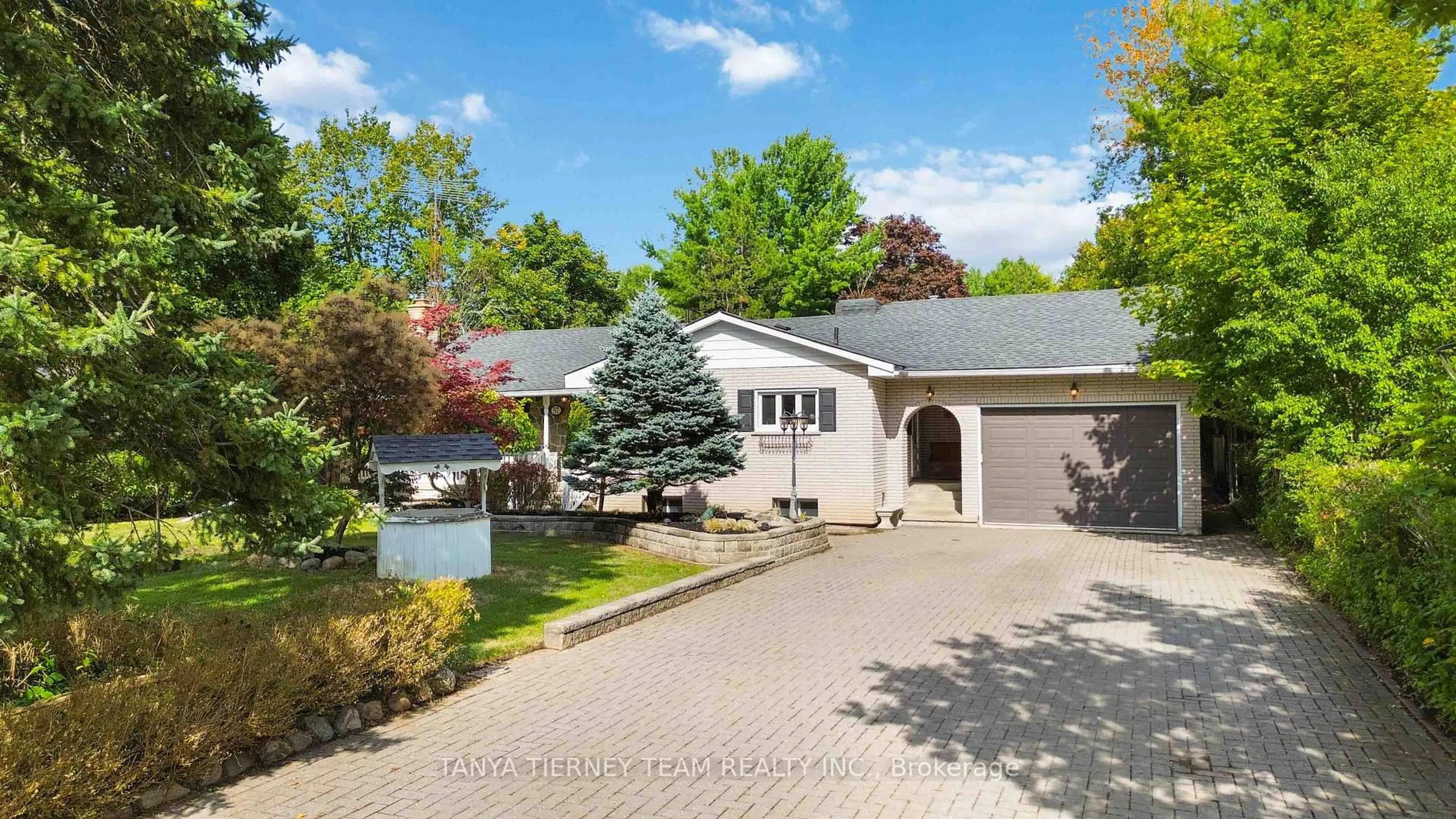 Unknown for 57 Ward St, Whitby Ontario L1M 1G9