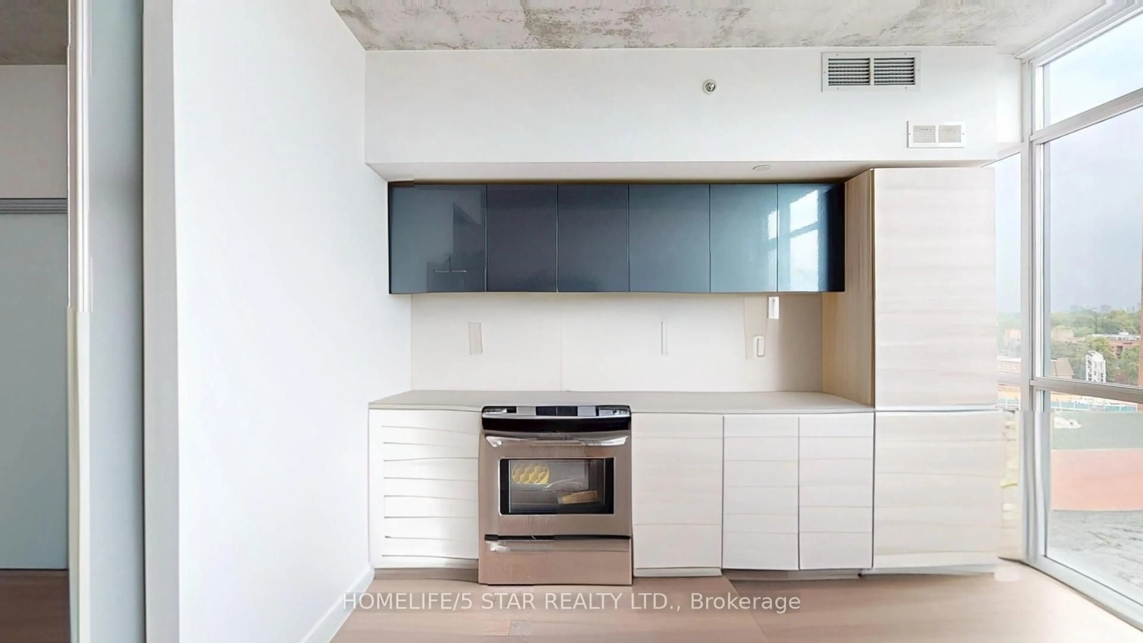 Standard kitchen, unknown for 1190 DUNDAS St #922, Toronto Ontario M4M 0C5