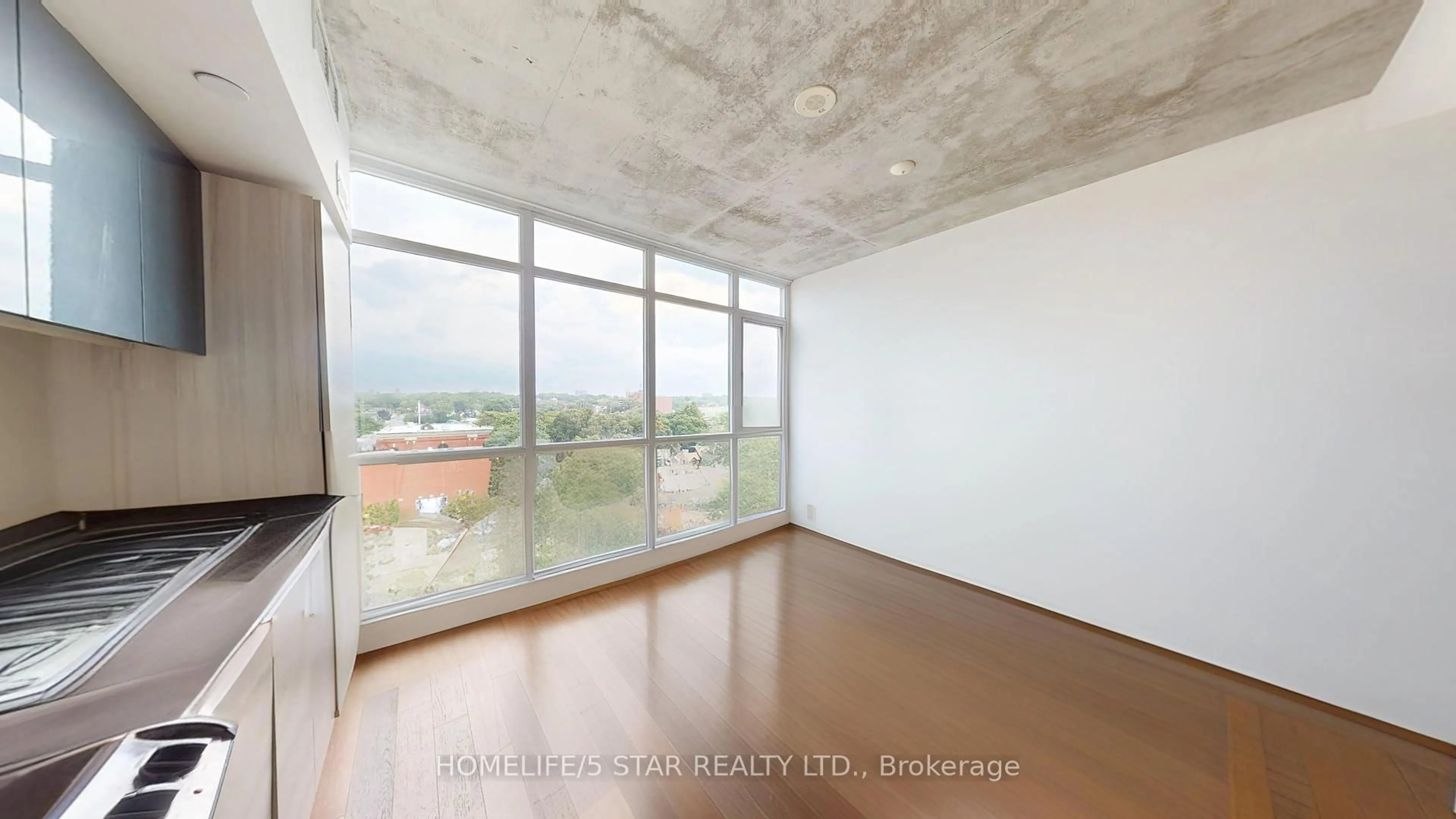 A pic of a room for 1190 DUNDAS St #922, Toronto Ontario M4M 0C5