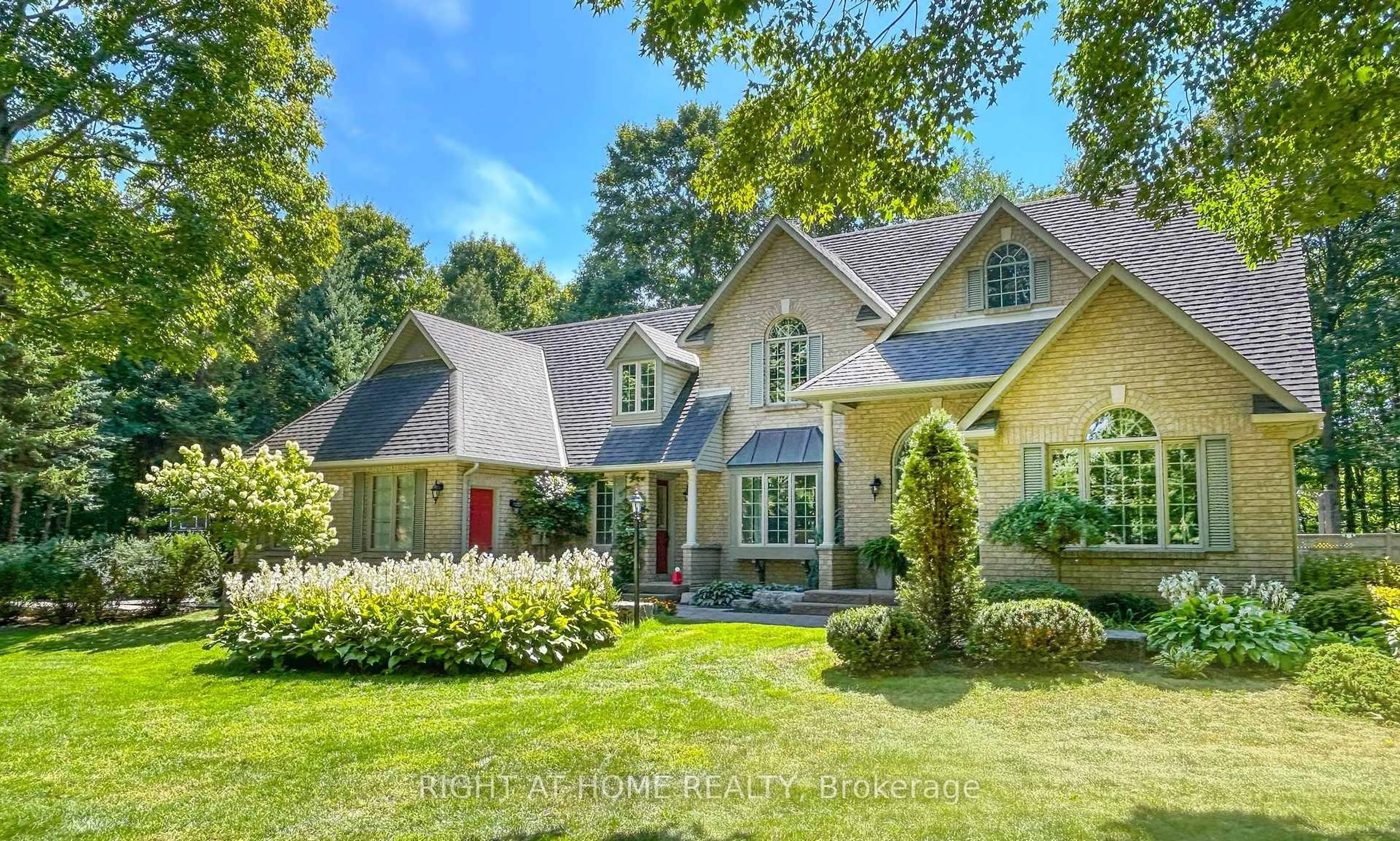 Home with brick exterior material, street for 27 Timberlane Crt, Clarington Ontario L1E 2H1