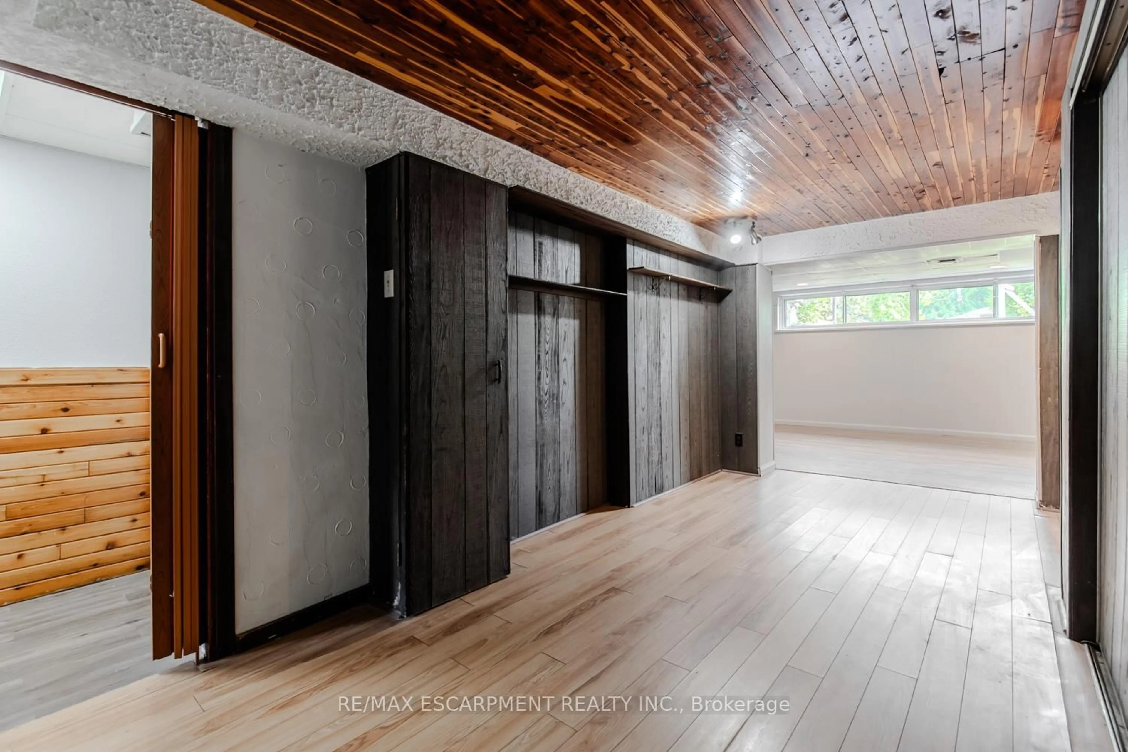 Indoor entryway for 60 Greenock Ave, Toronto Ontario M1G 2Z9
