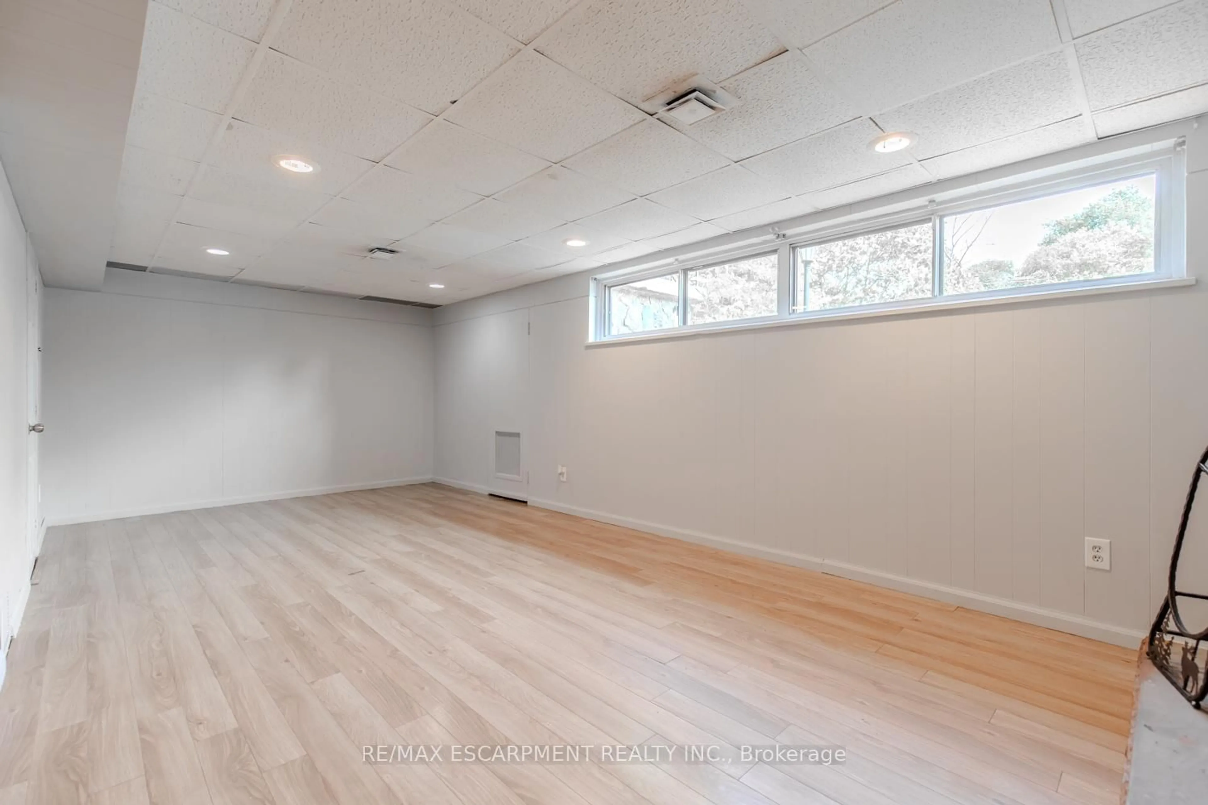 A pic of a room for 60 Greenock Ave, Toronto Ontario M1G 2Z9