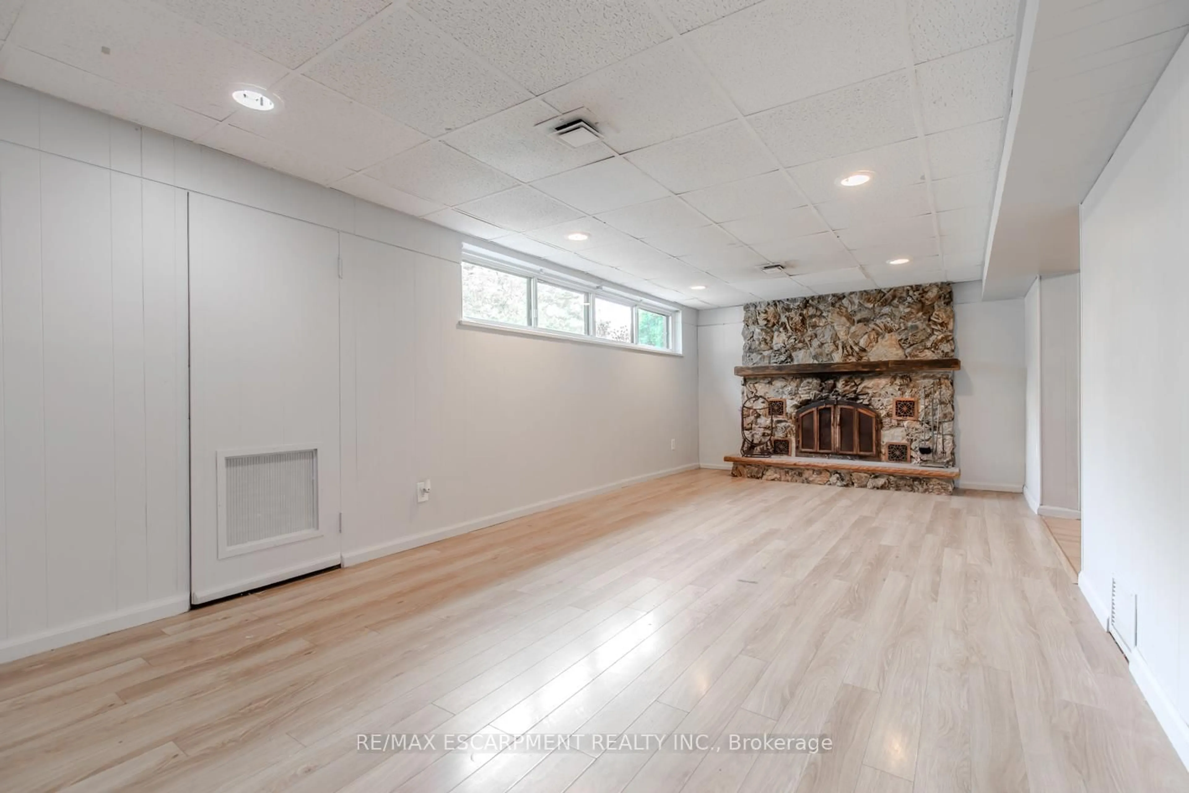 A pic of a room for 60 Greenock Ave, Toronto Ontario M1G 2Z9