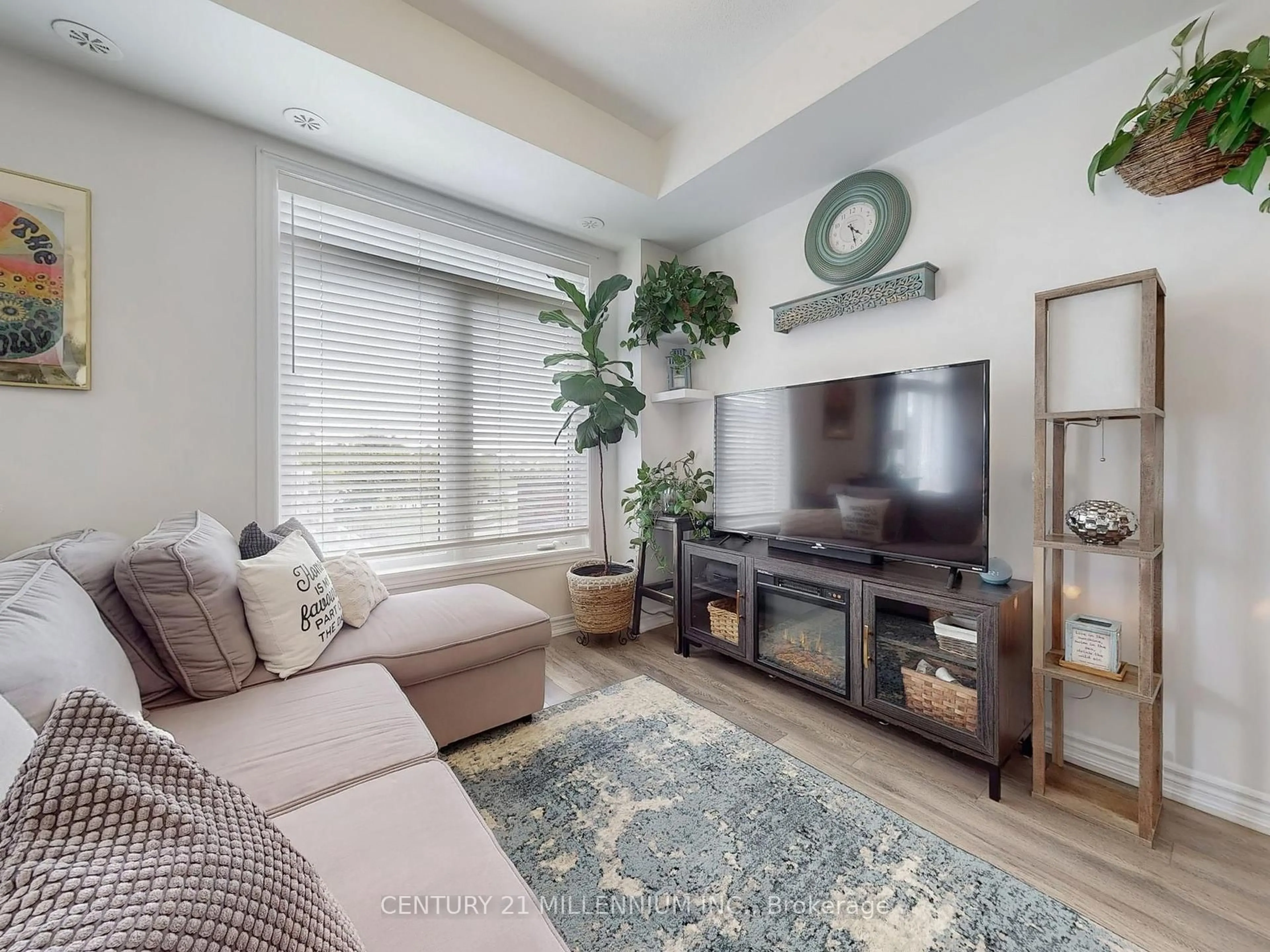 Living room with furniture, unknown for 2578 William Jackson Dr, Pickering Ontario L1X 0E5