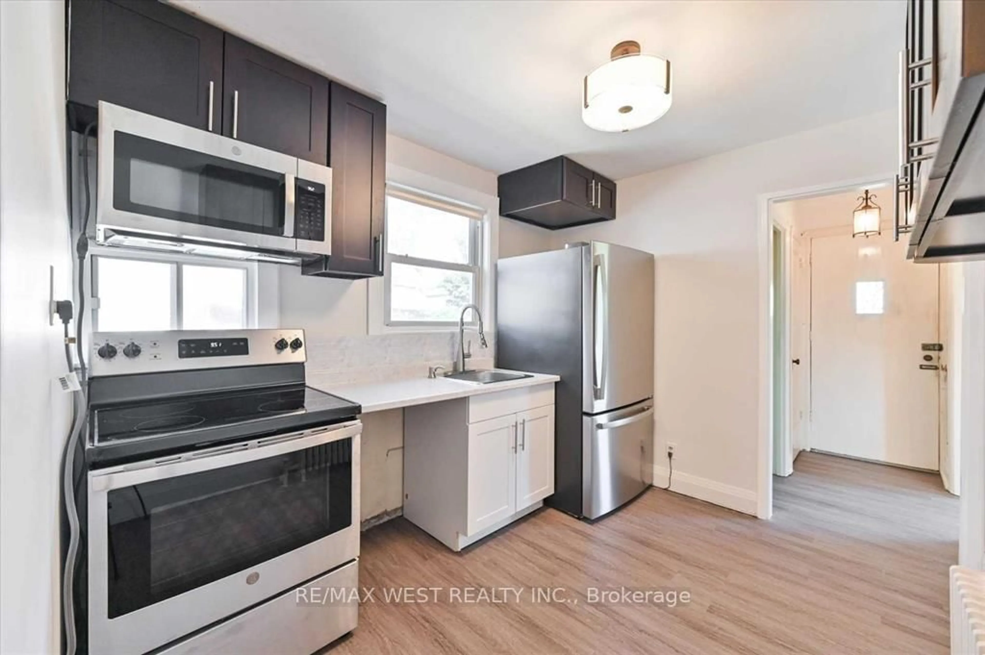 Standard kitchen, unknown for 5 Dieppe Rd, Toronto Ontario M4J 2K8