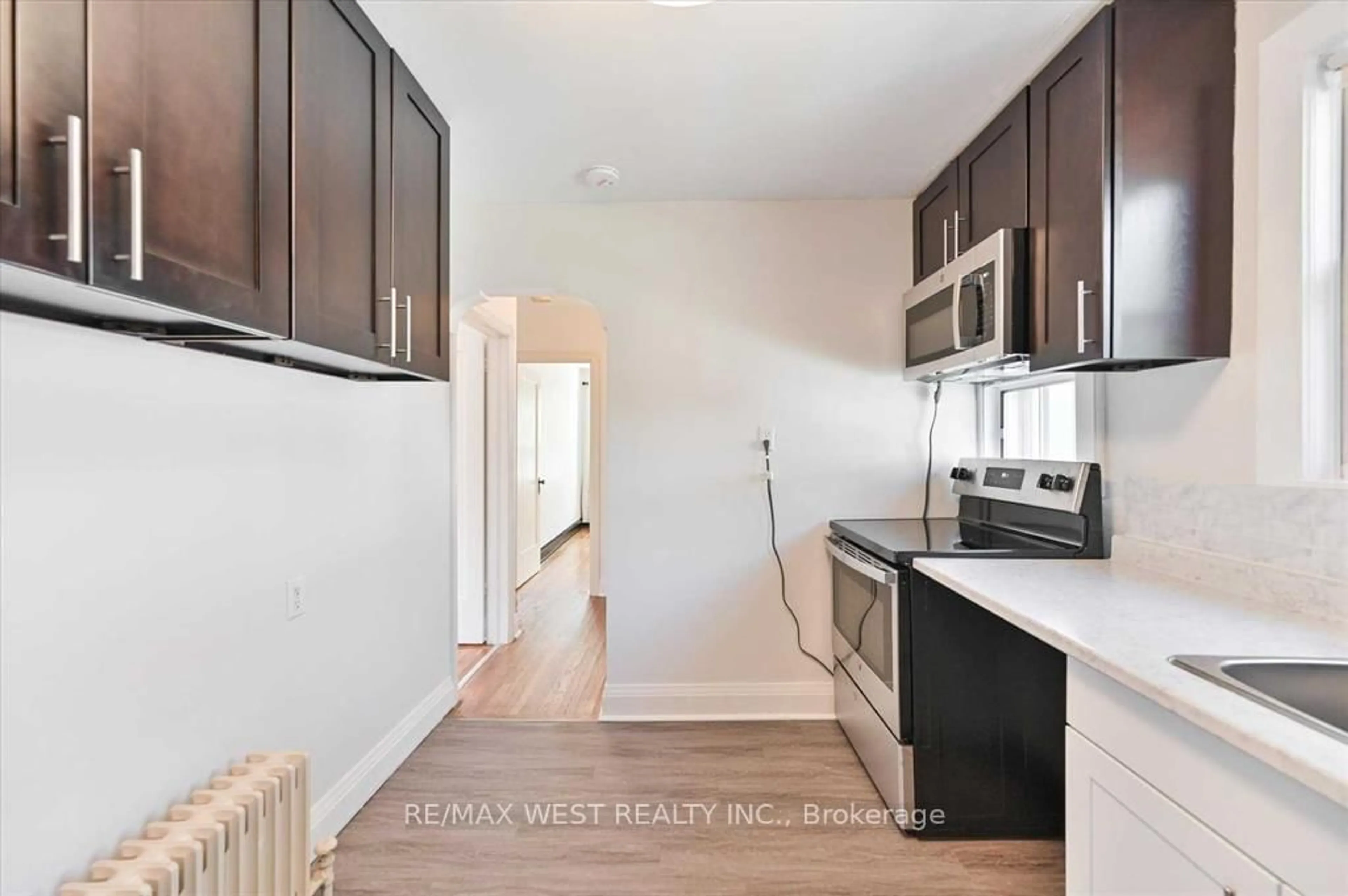 Standard kitchen, wood/laminate floor for 5 Dieppe Rd, Toronto Ontario M4J 2K8