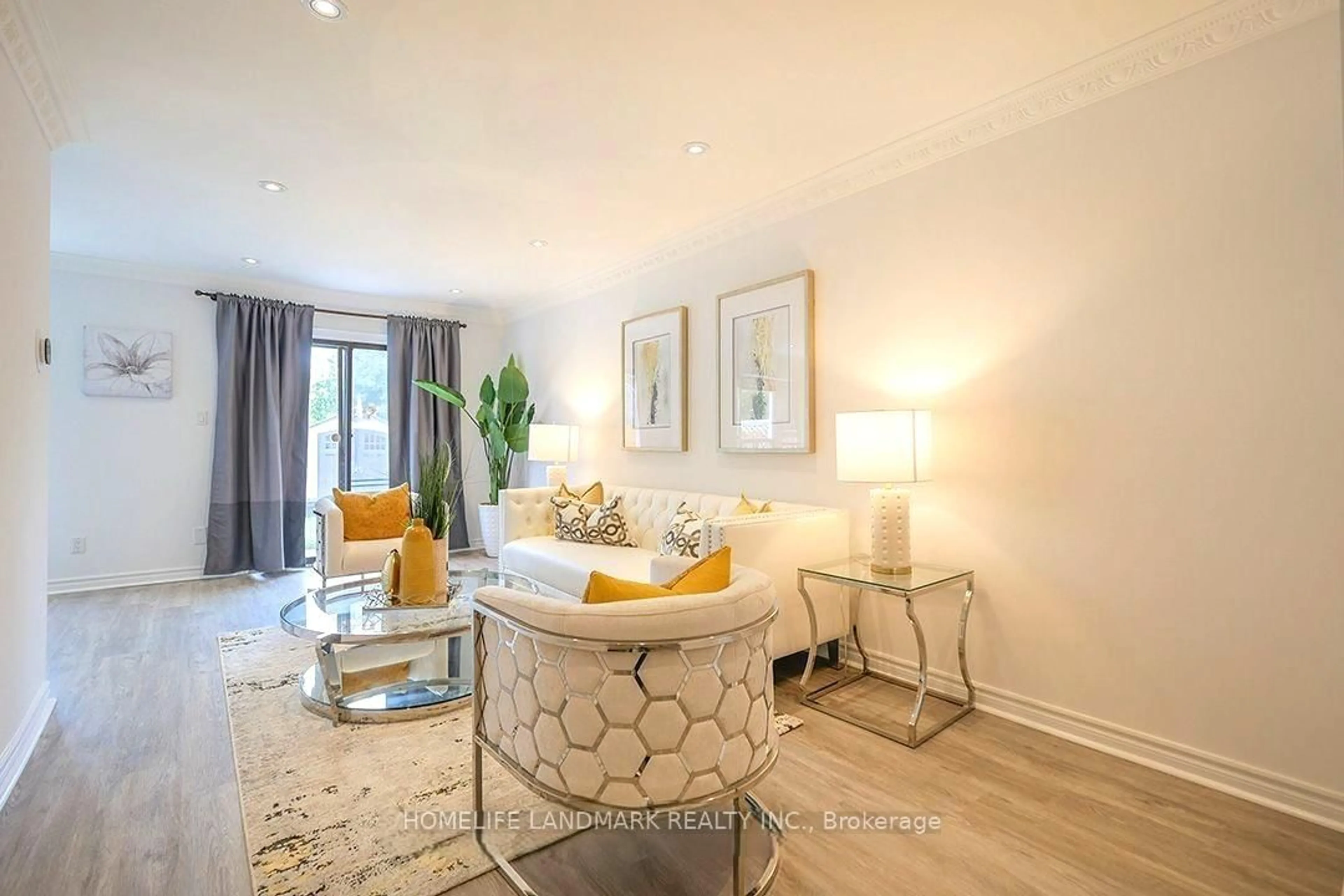 Living room with furniture, unknown for 3 sadlee cove Cres, Toronto Ontario M1V 1Y3