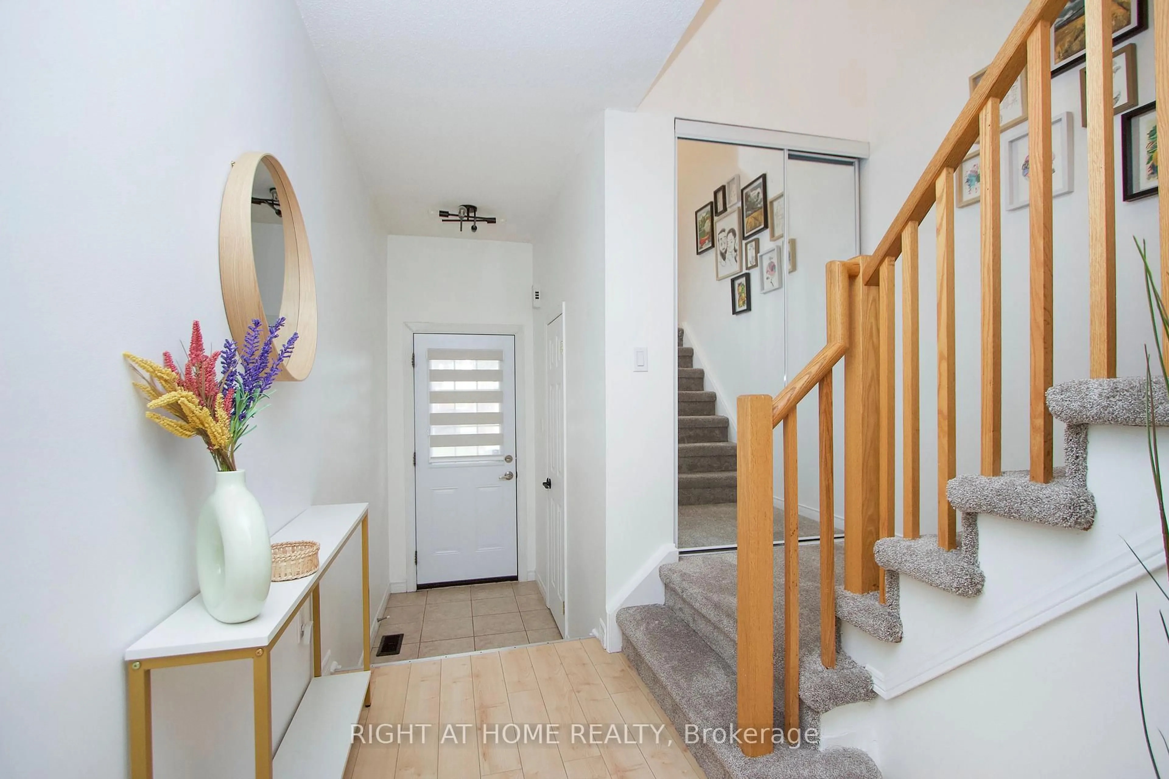 Indoor entryway for 10 Bassett Blvd #204, Whitby Ontario L1N 9C8