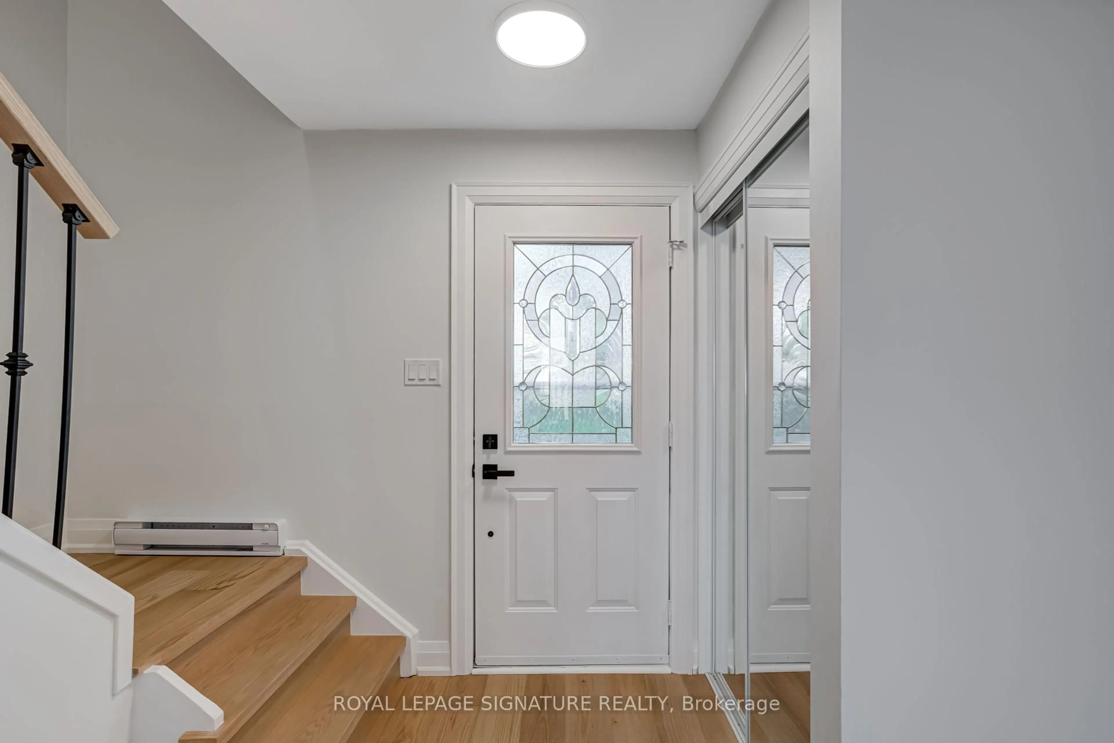 Indoor entryway for 71 Cass Ave #44, Toronto Ontario M1T 3P8