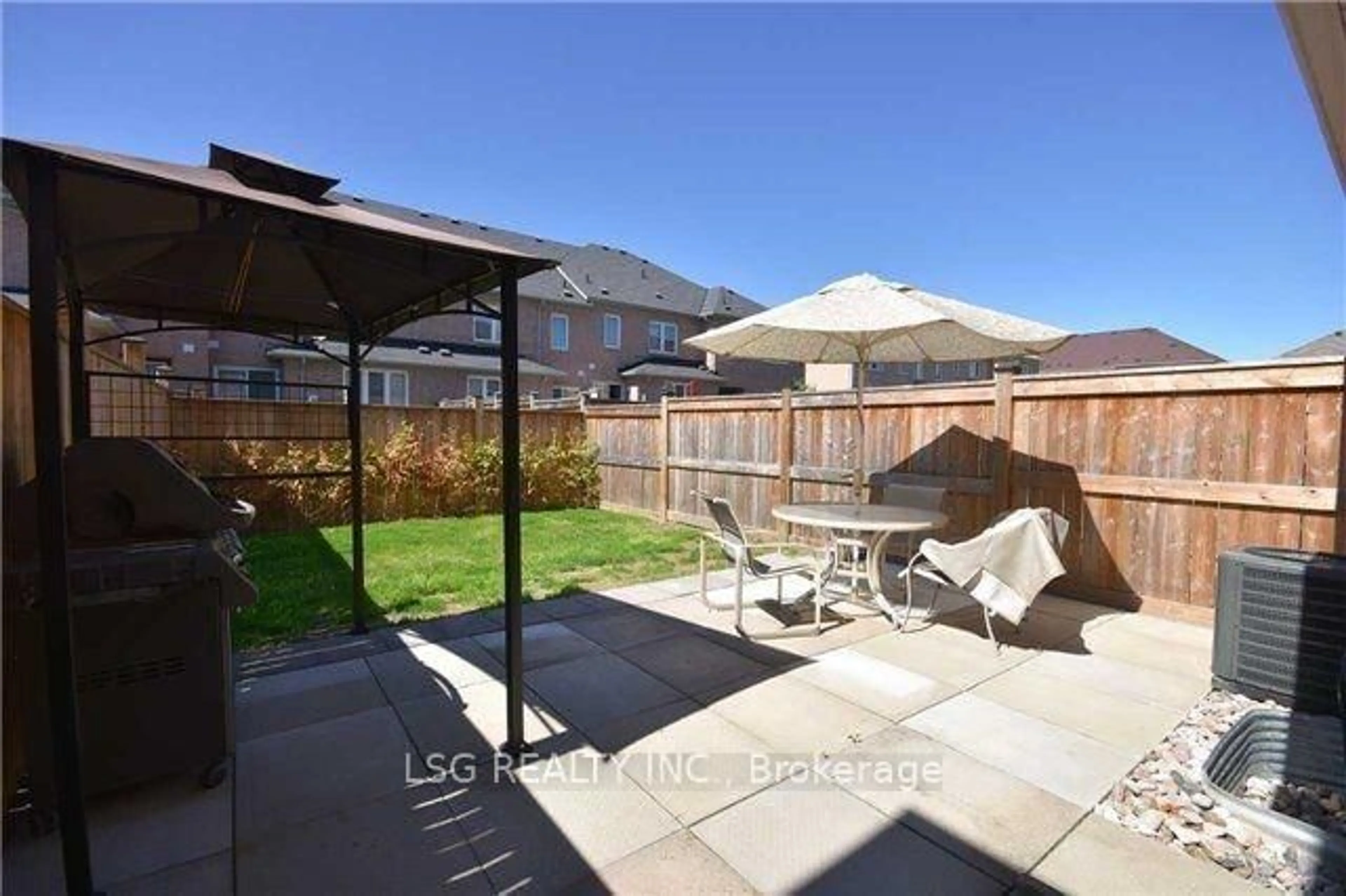 Patio, street for 4 Summerside Ave, Whitby Ontario L1R 0G3