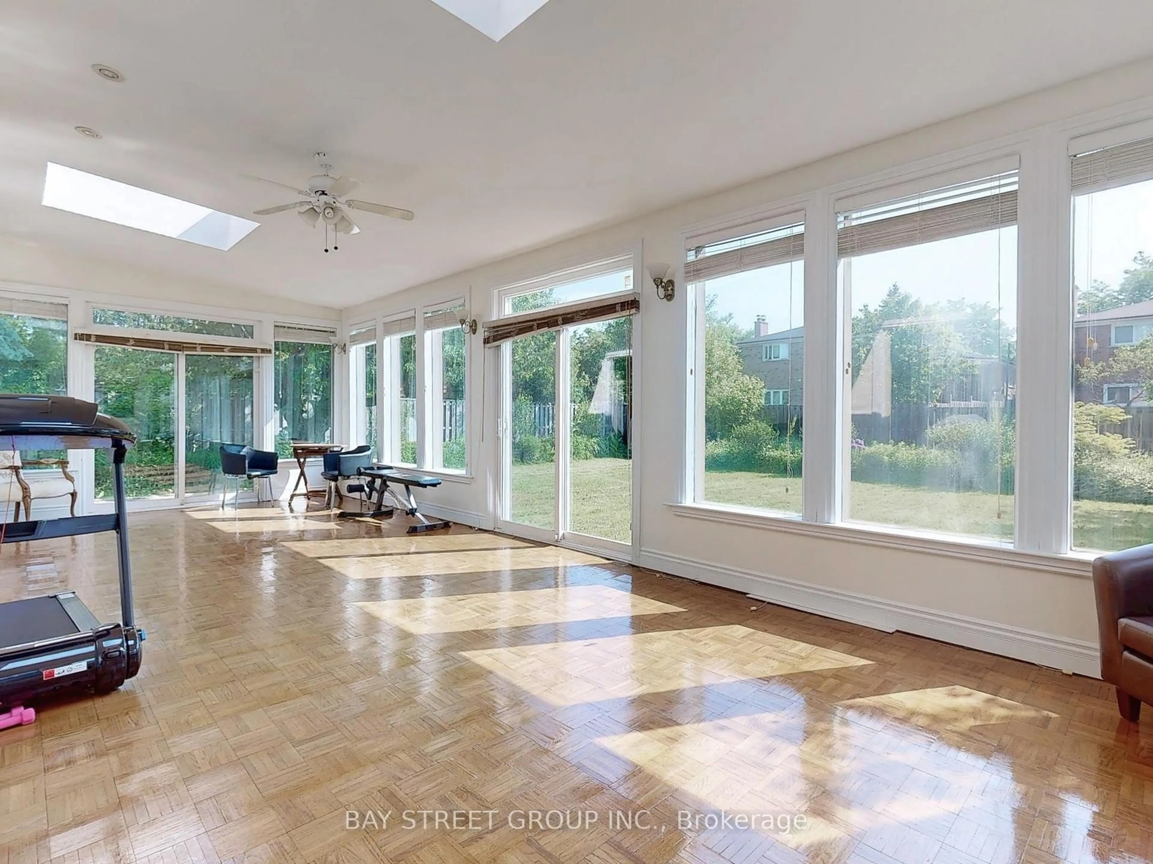 Indoor foyer for 69 Fairglen Ave, Toronto Ontario M1T 1G8