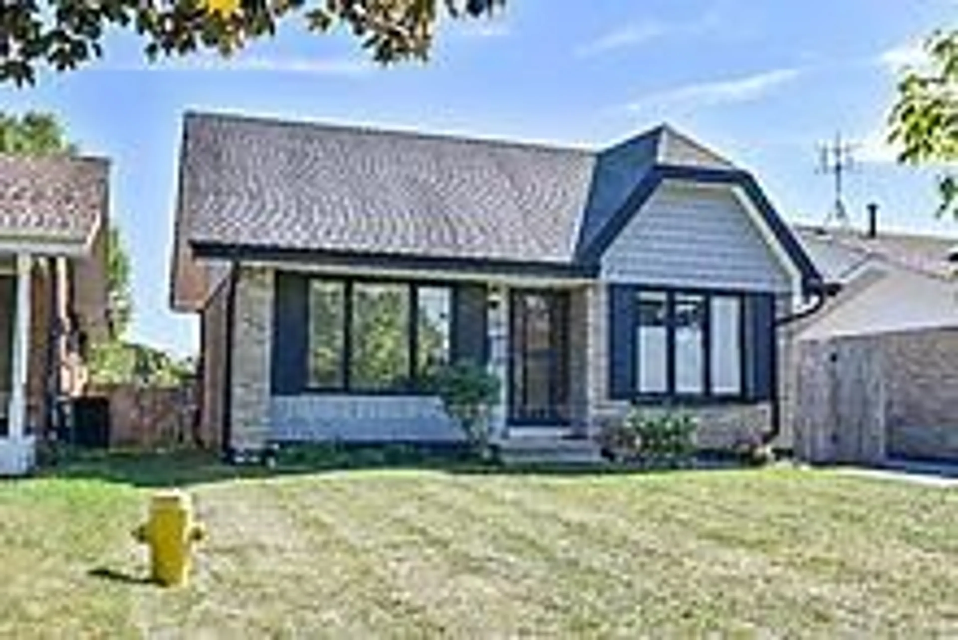 Unknown for 135 Calais St, Whitby Ontario L1N 5M3