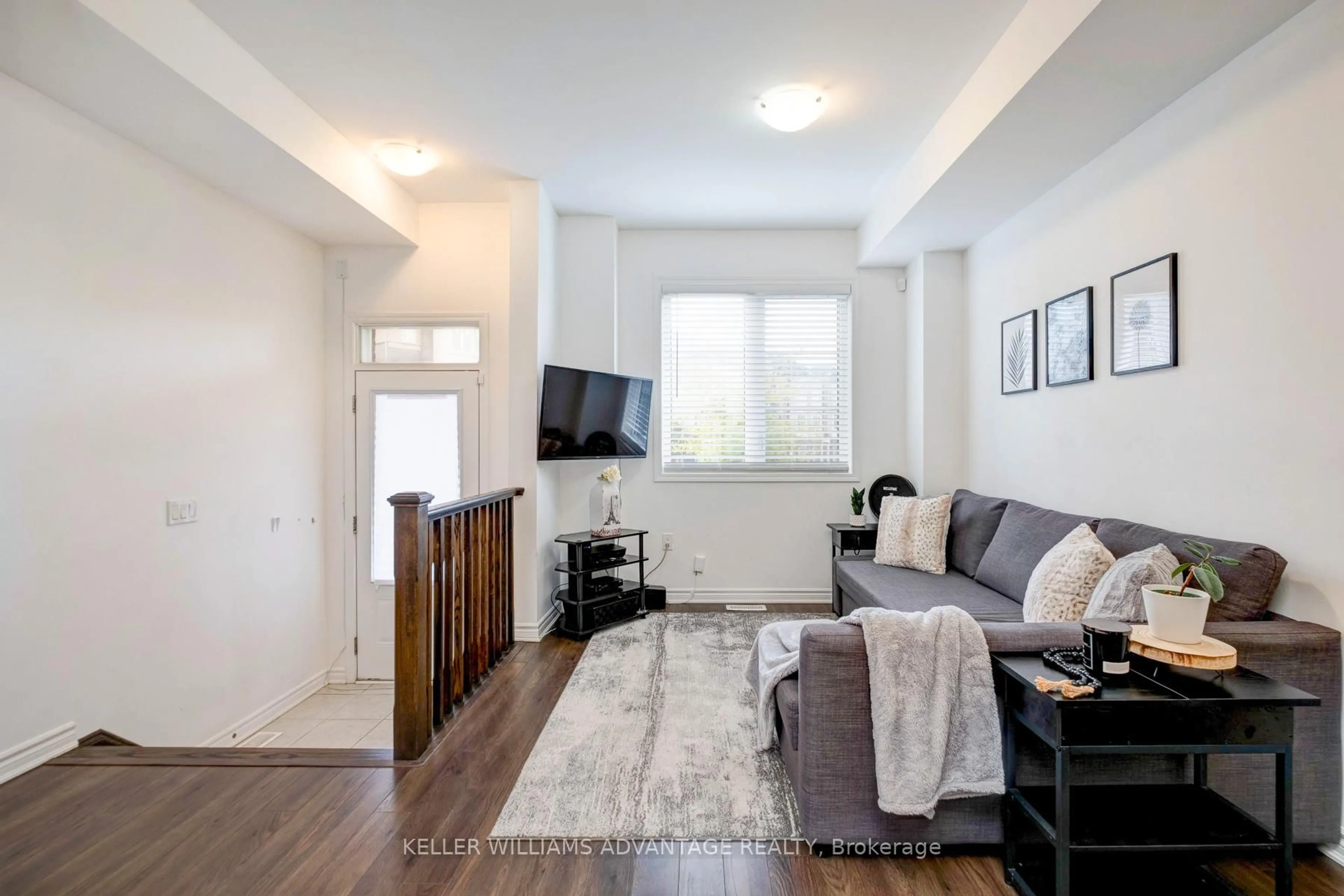 Living room with furniture, unknown for 148 Cleanside Rd, Toronto Ontario M1L 0J3