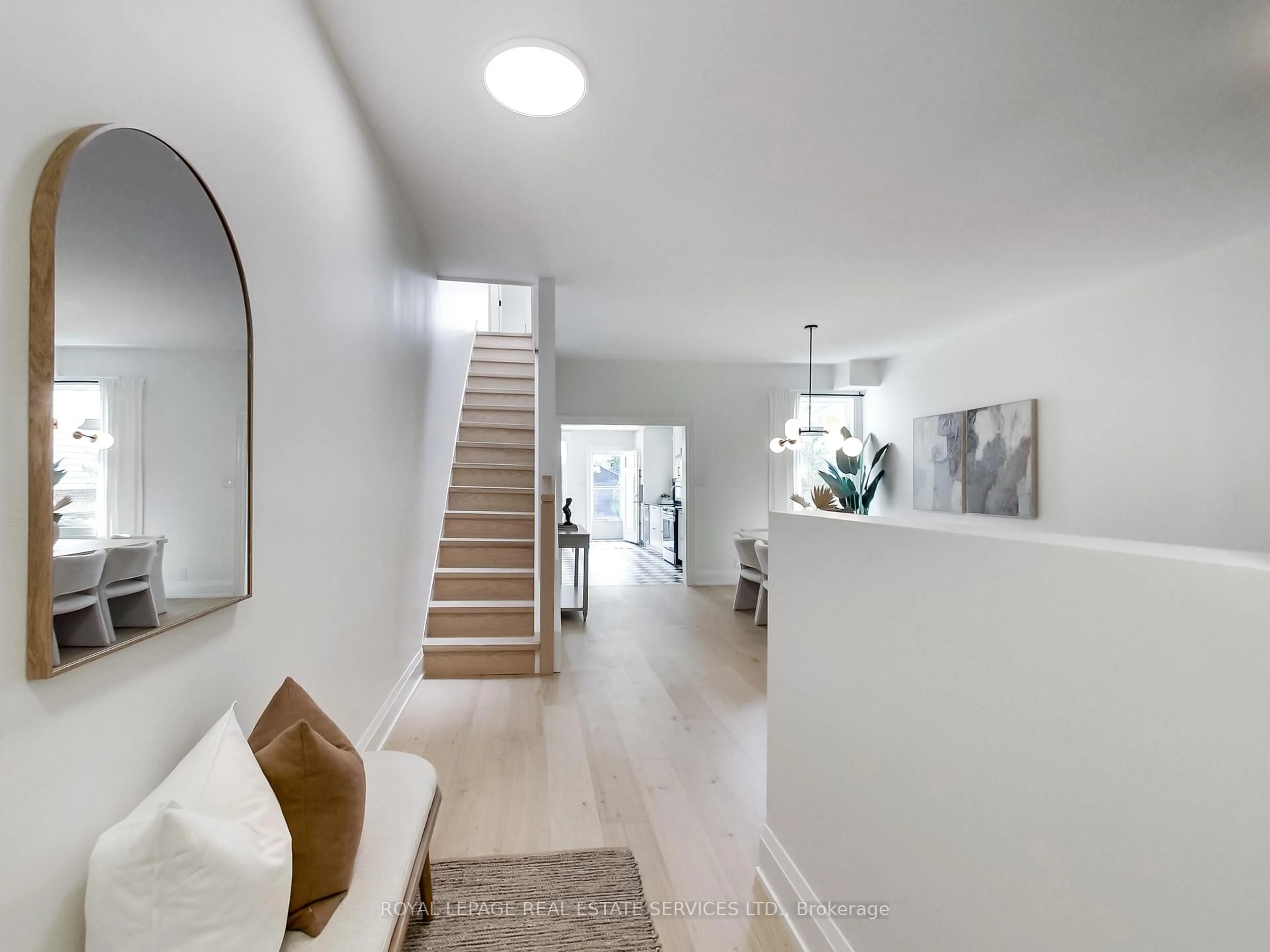 Indoor entryway for 53 Chester Ave, Toronto Ontario M4K 2Z8