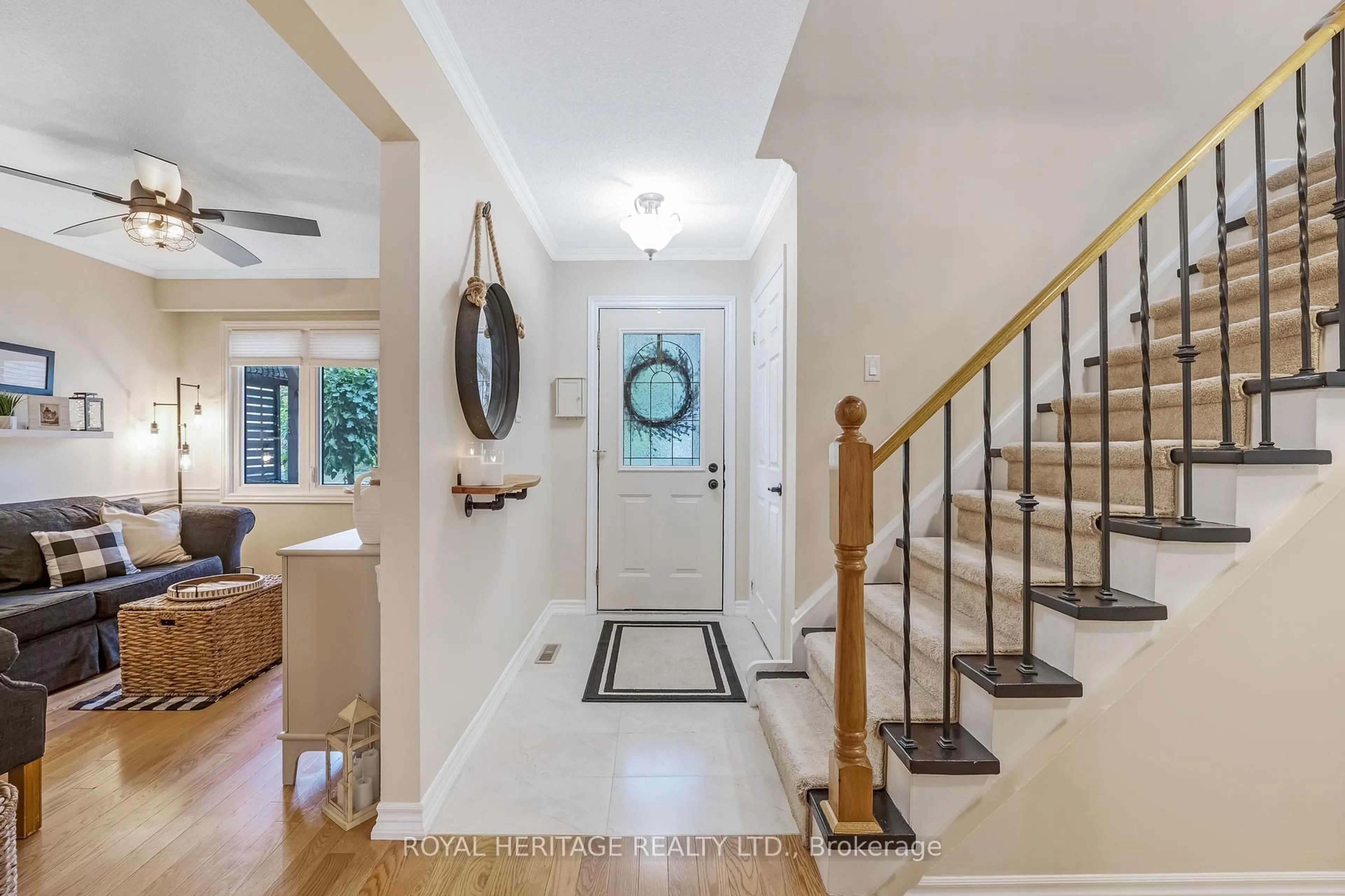 Indoor entryway for 1742 Shadybrook Dr, Pickering Ontario L1V 3A5