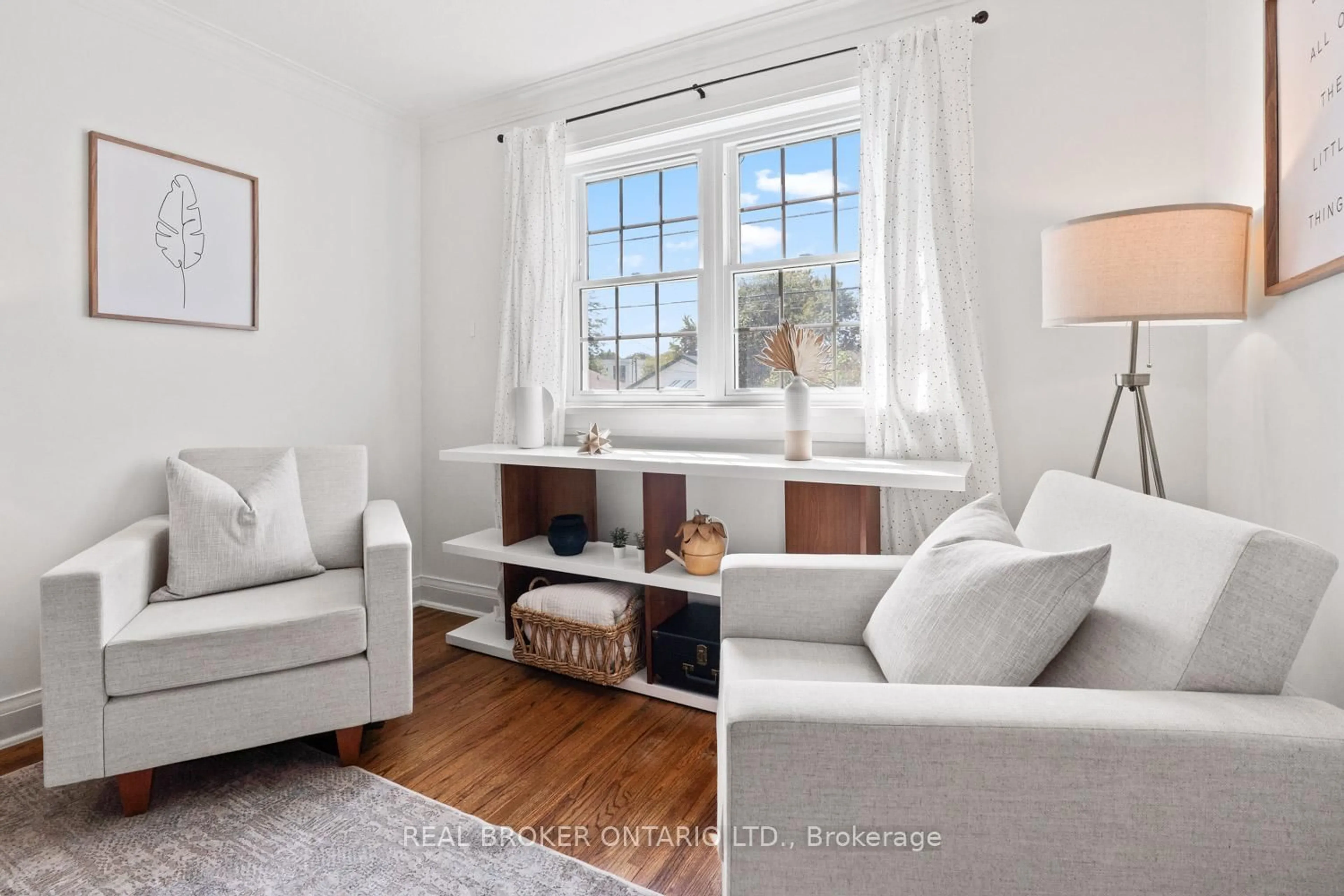 Living room with furniture, unknown for 39 Vanbrugh Ave, Toronto Ontario M1N 3S8