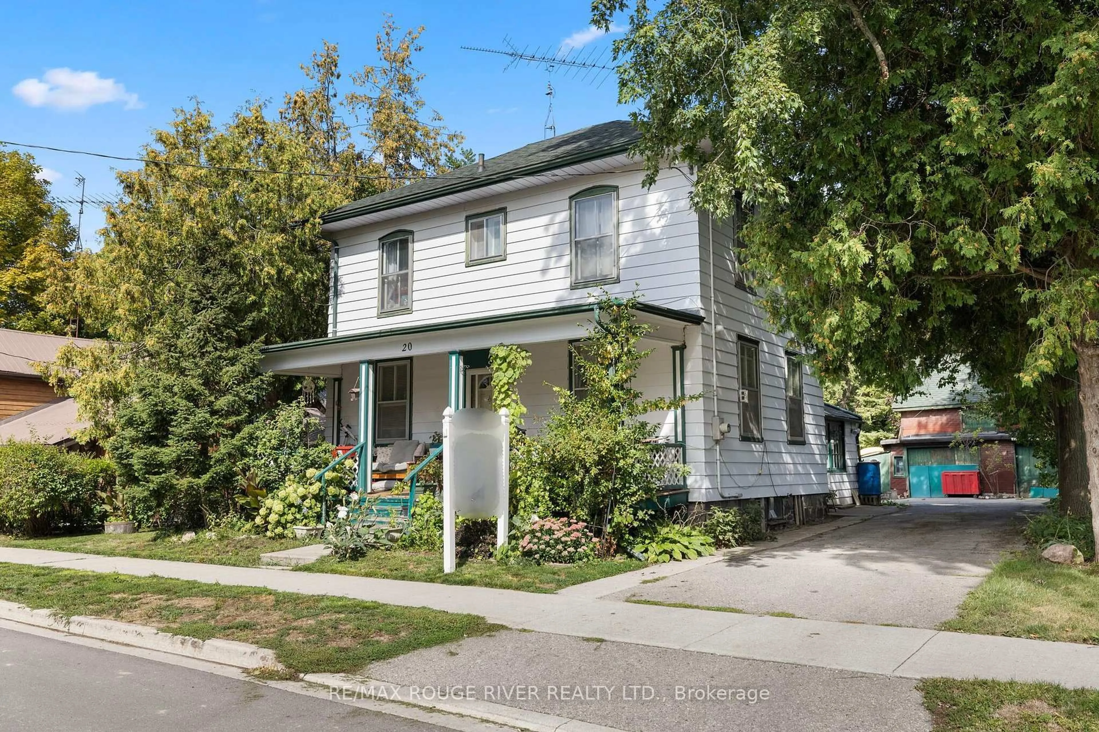 A pic from outside/outdoor area/front of a property/back of a property/a pic from drone, street for 20 Odell St, Clarington Ontario L1C 1Z5