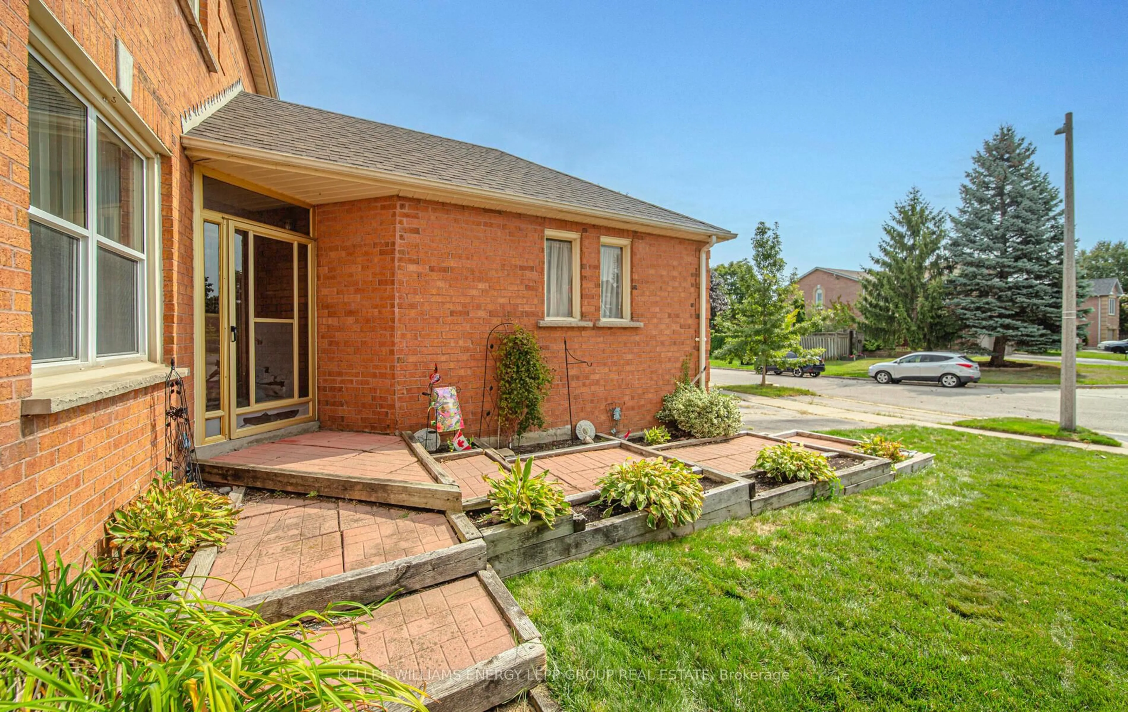 Patio, unknown for 87 Woodstone Pl, Whitby Ontario L1R 1S7