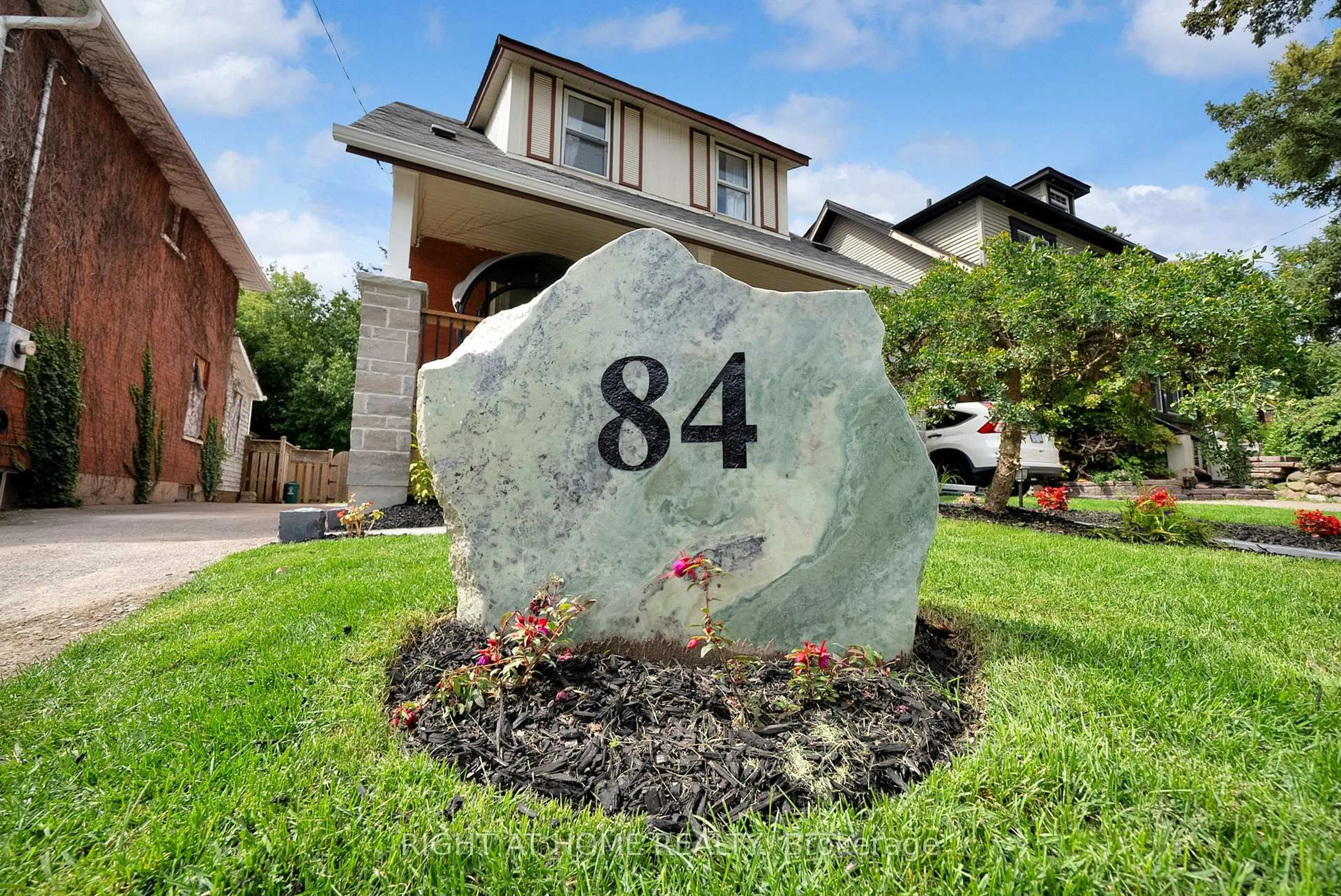 Unknown for 84 Oshawa Blvd, Oshawa Ontario L1G 5V6
