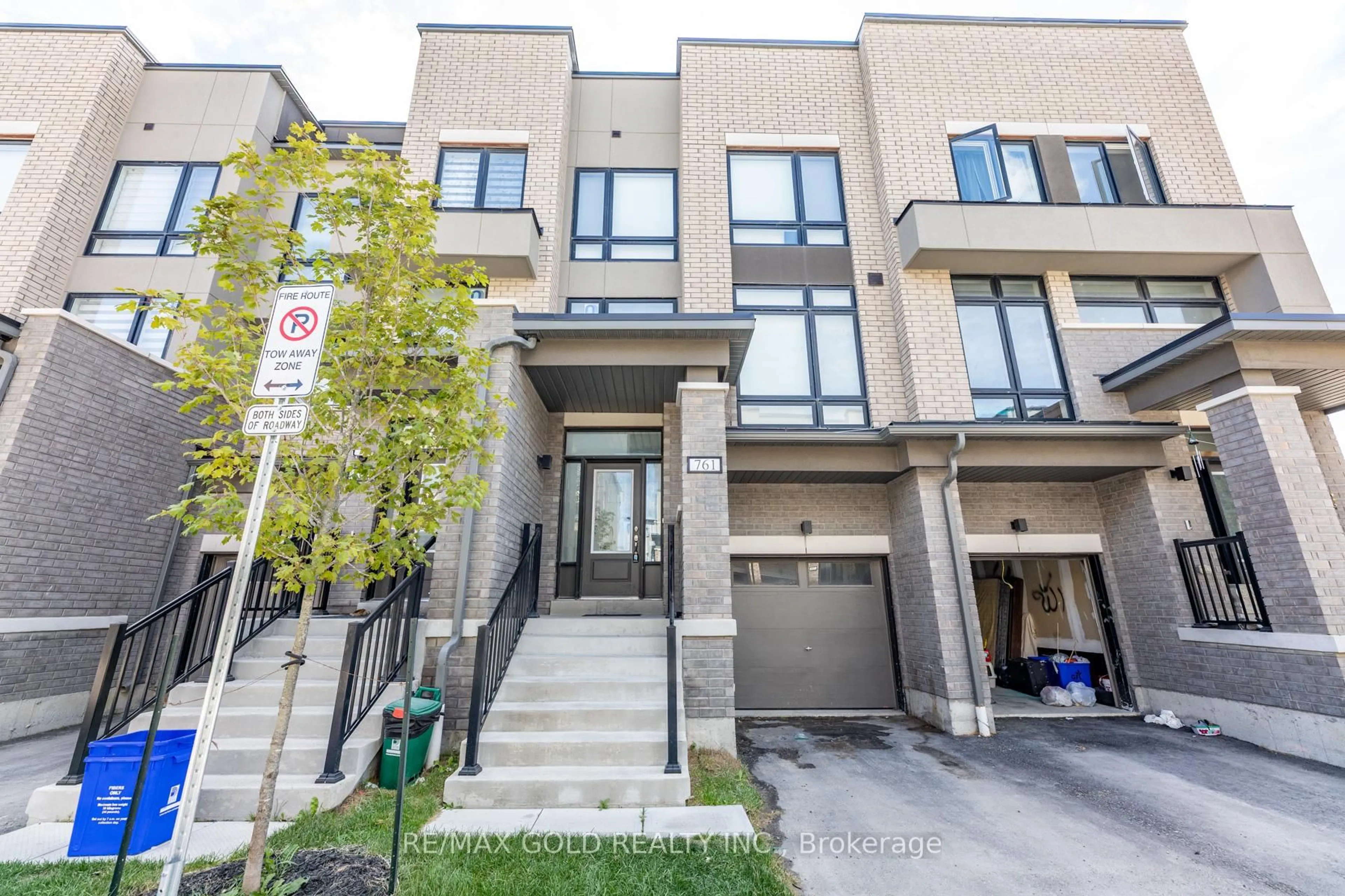 Unknown for 761 Heathrow Path, Oshawa Ontario L1K 3G4