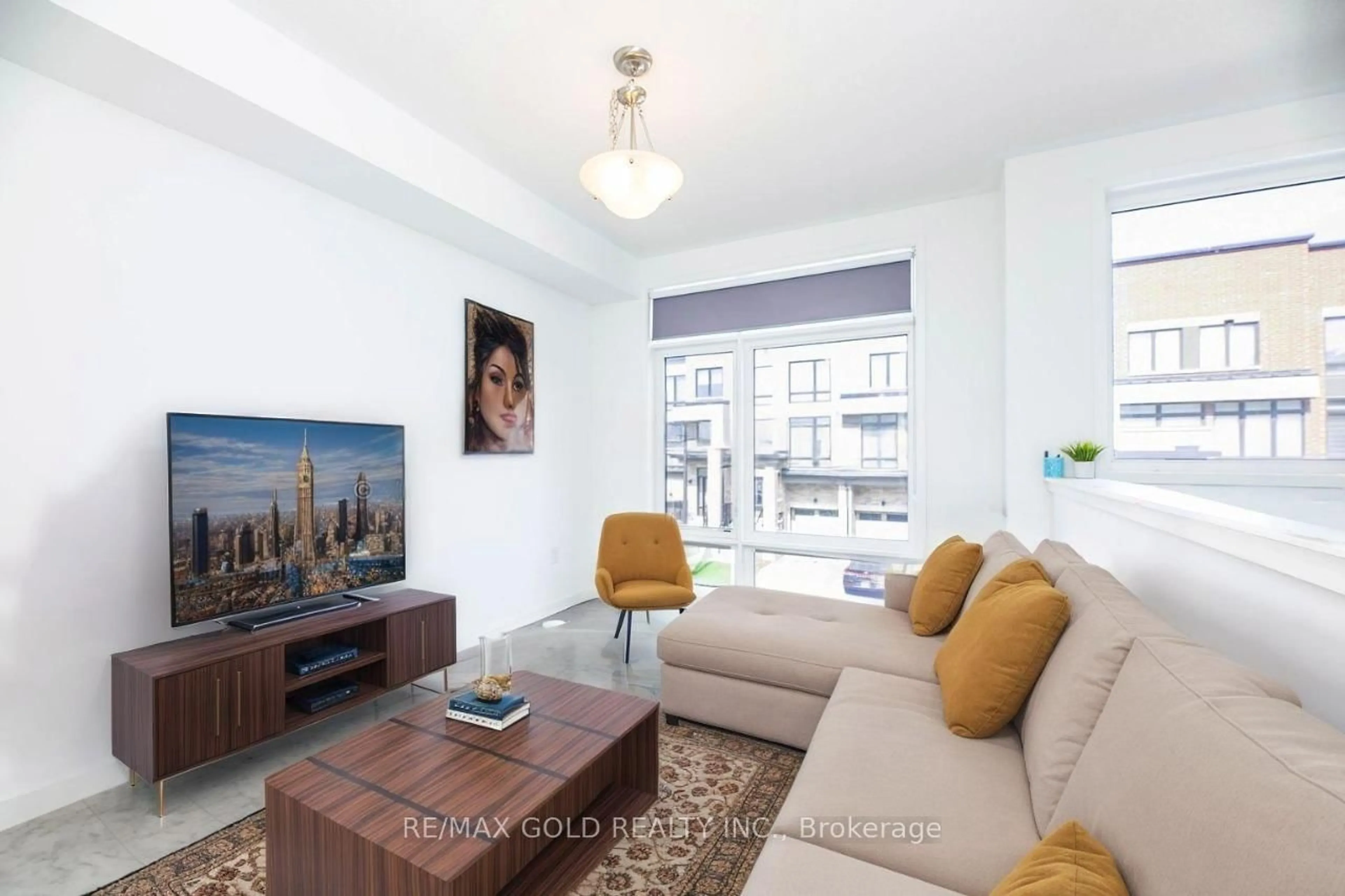 Living room with furniture, unknown for 761 Heathrow Path, Oshawa Ontario L1K 3G4