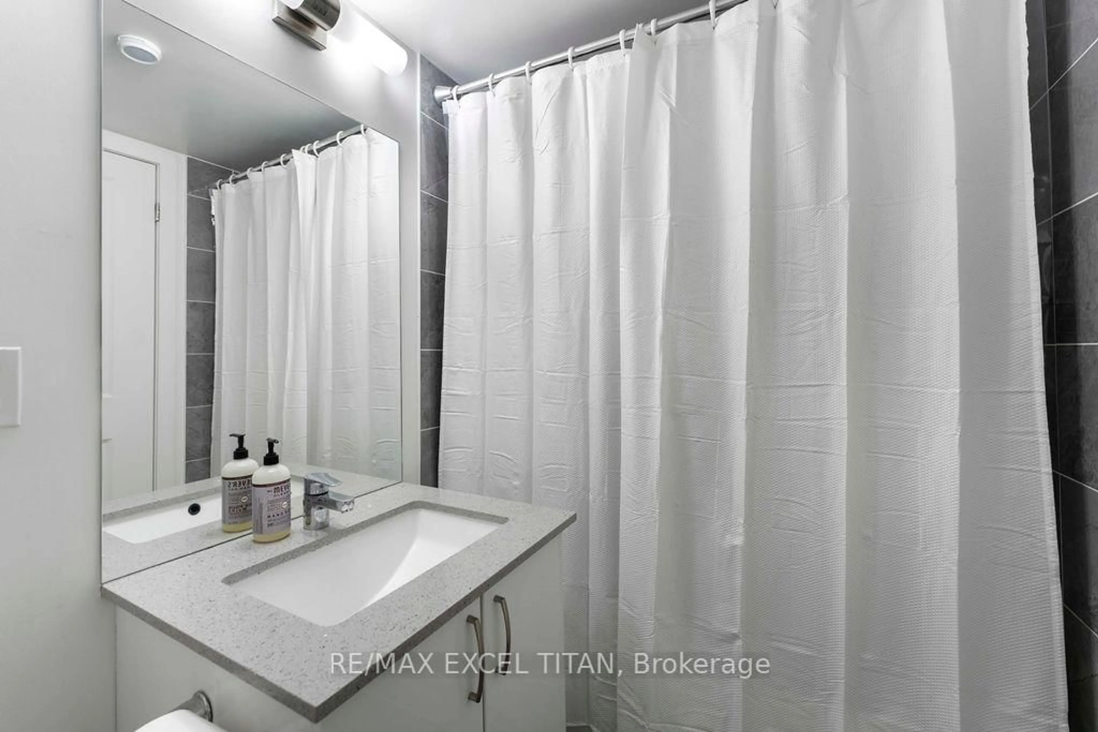 Standard bathroom, ceramic/tile floor for 1255 Bayly St #1903, Pickering Ontario L1W 0B6
