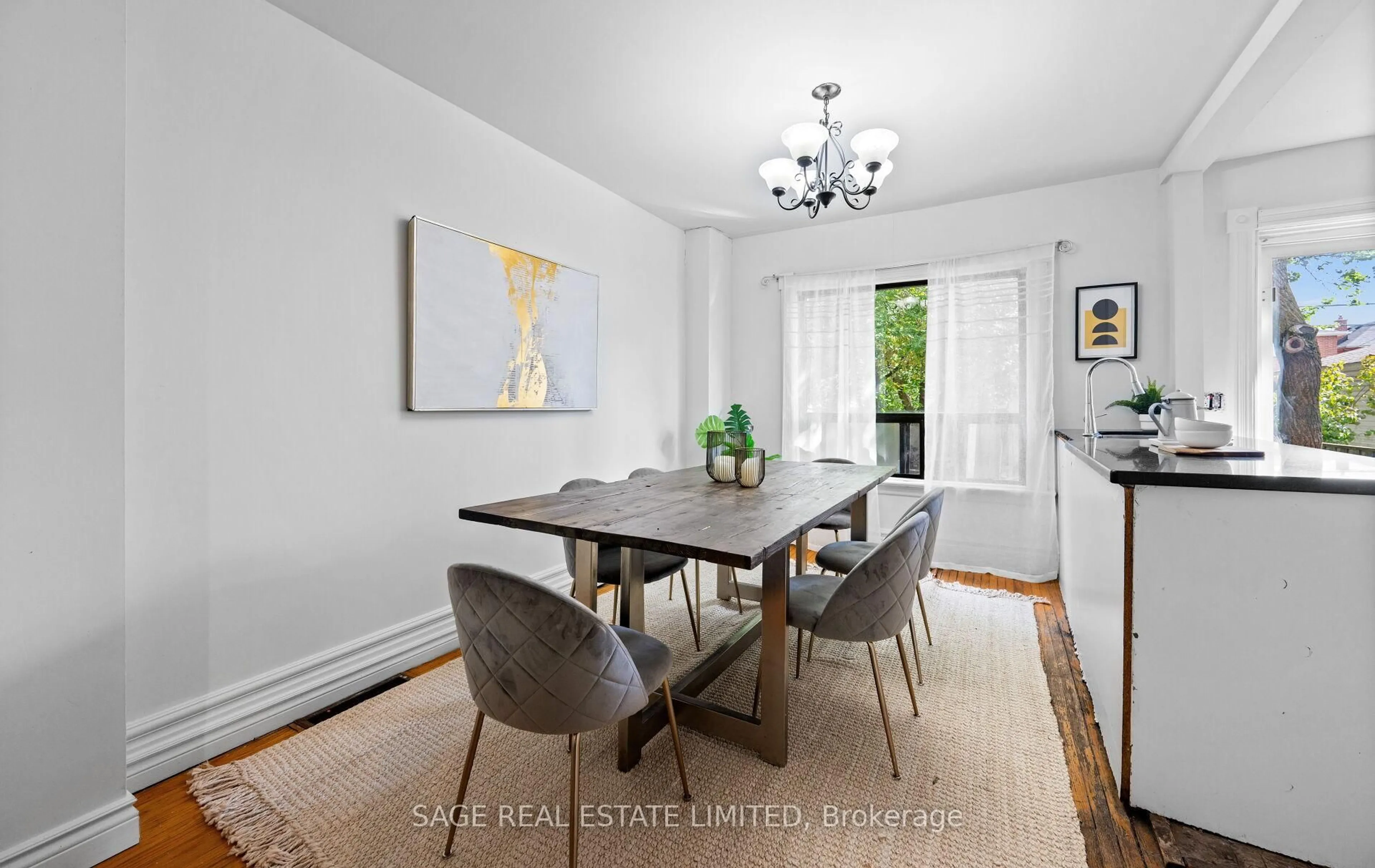 Dining room, wood/laminate floor for 33 Avonlea Blvd, Toronto Ontario M4C 5E4
