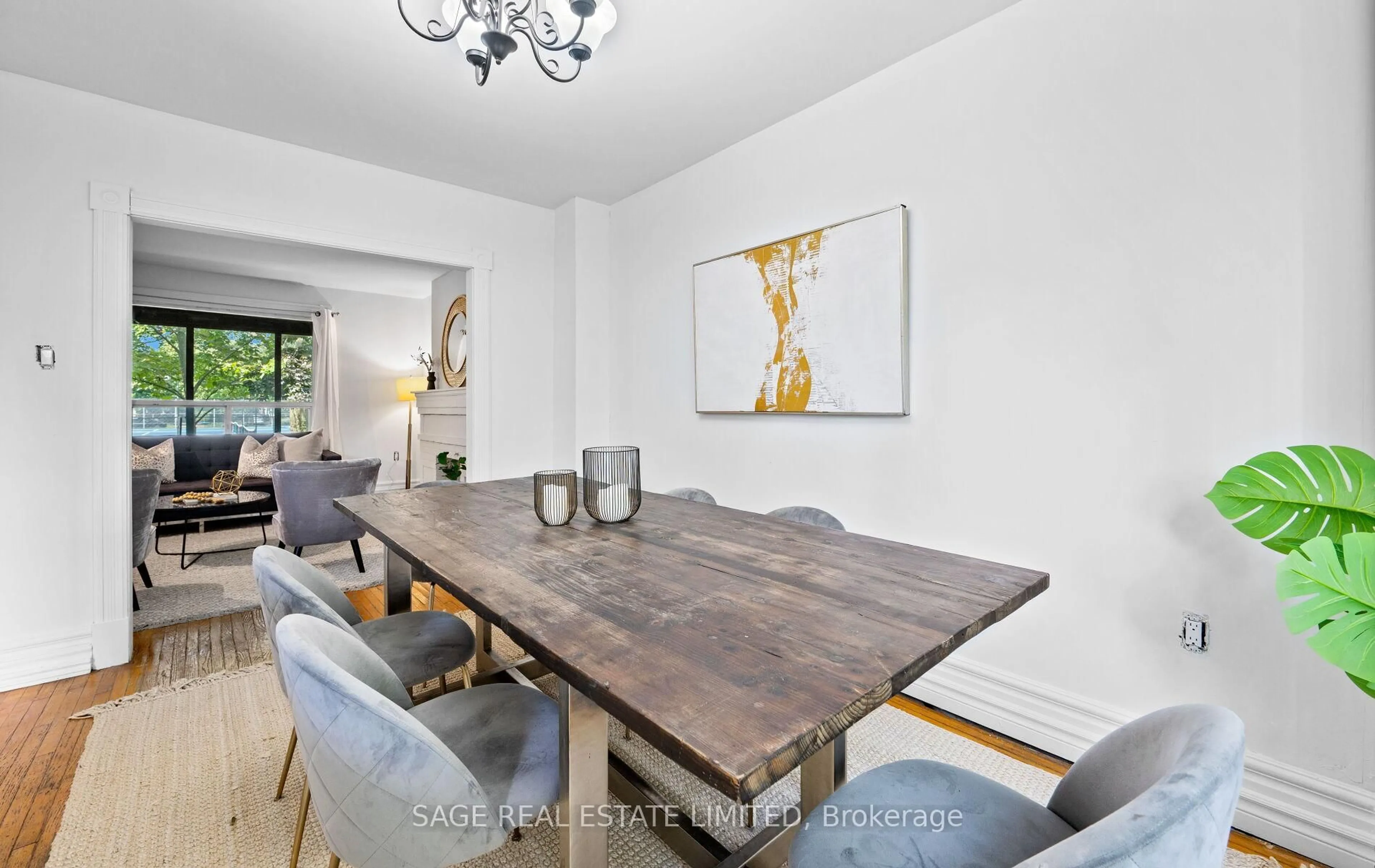 Dining room, wood/laminate floor for 33 Avonlea Blvd, Toronto Ontario M4C 5E4